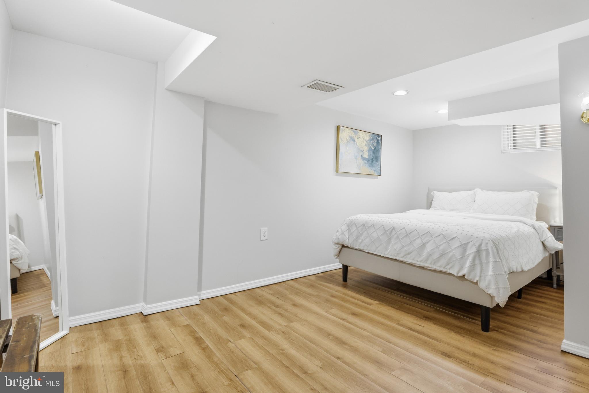 BARCROFT HILLS - Residential