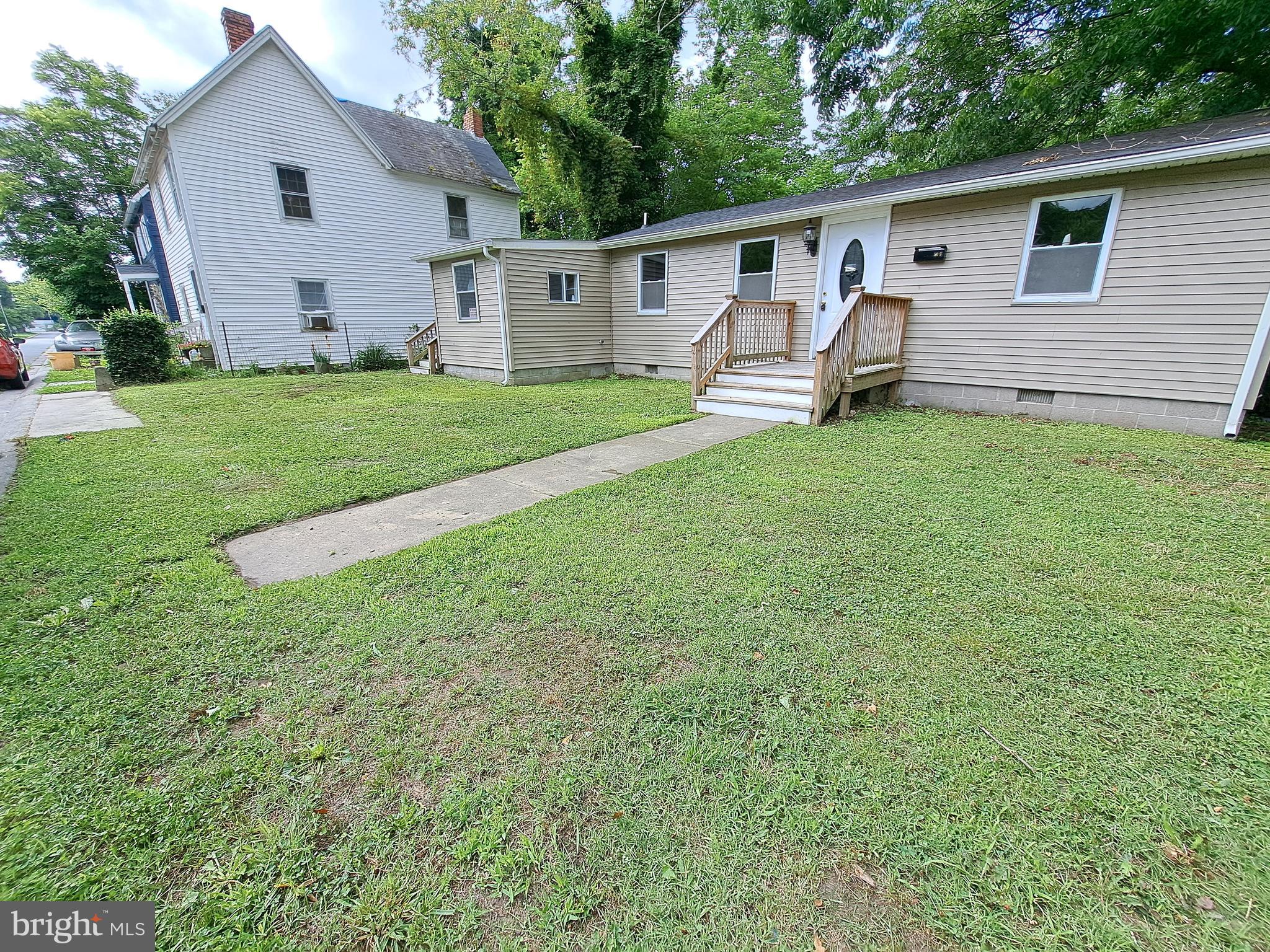506 LAUREL STREET