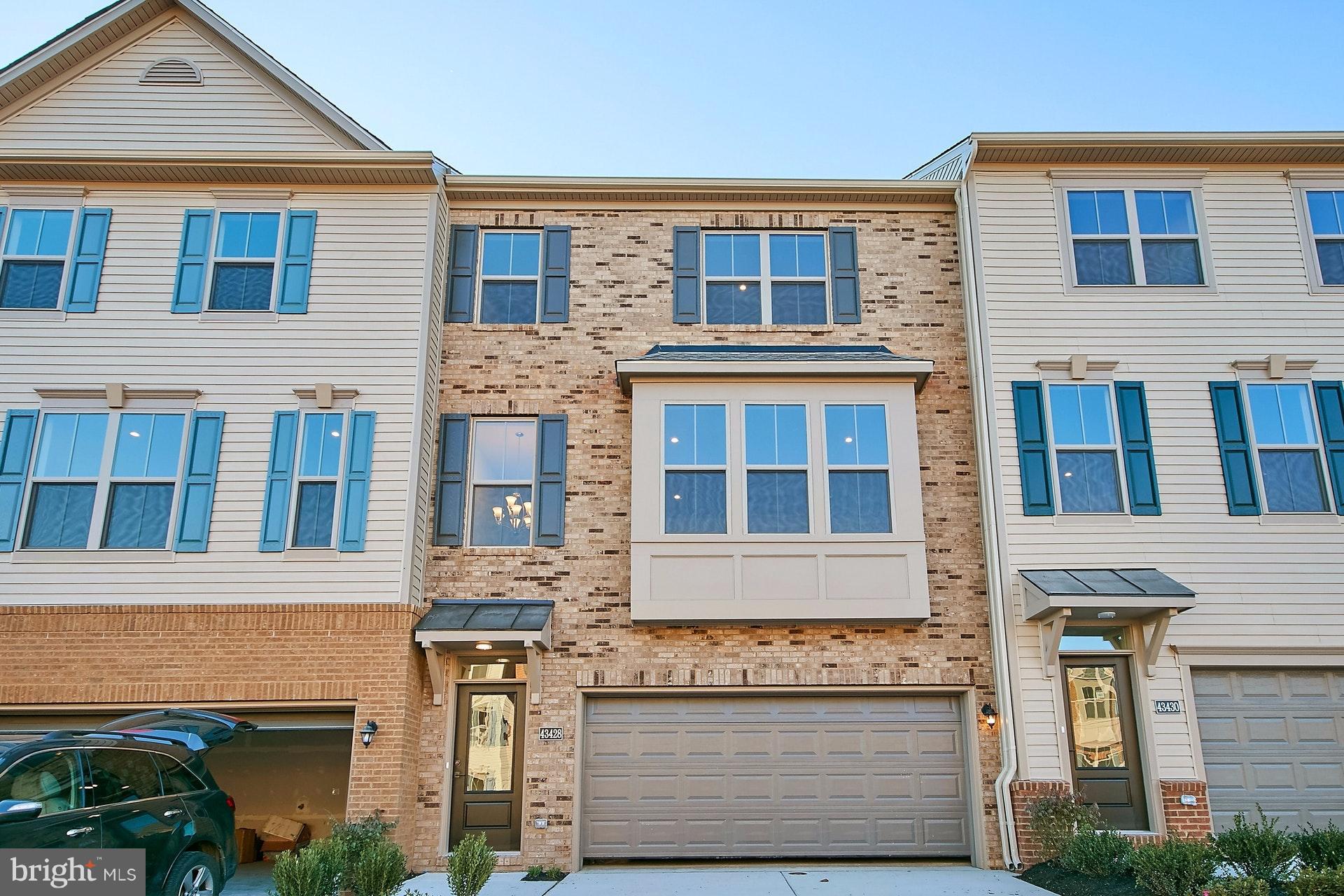 LOUDOUN PLACE - Residential Lease