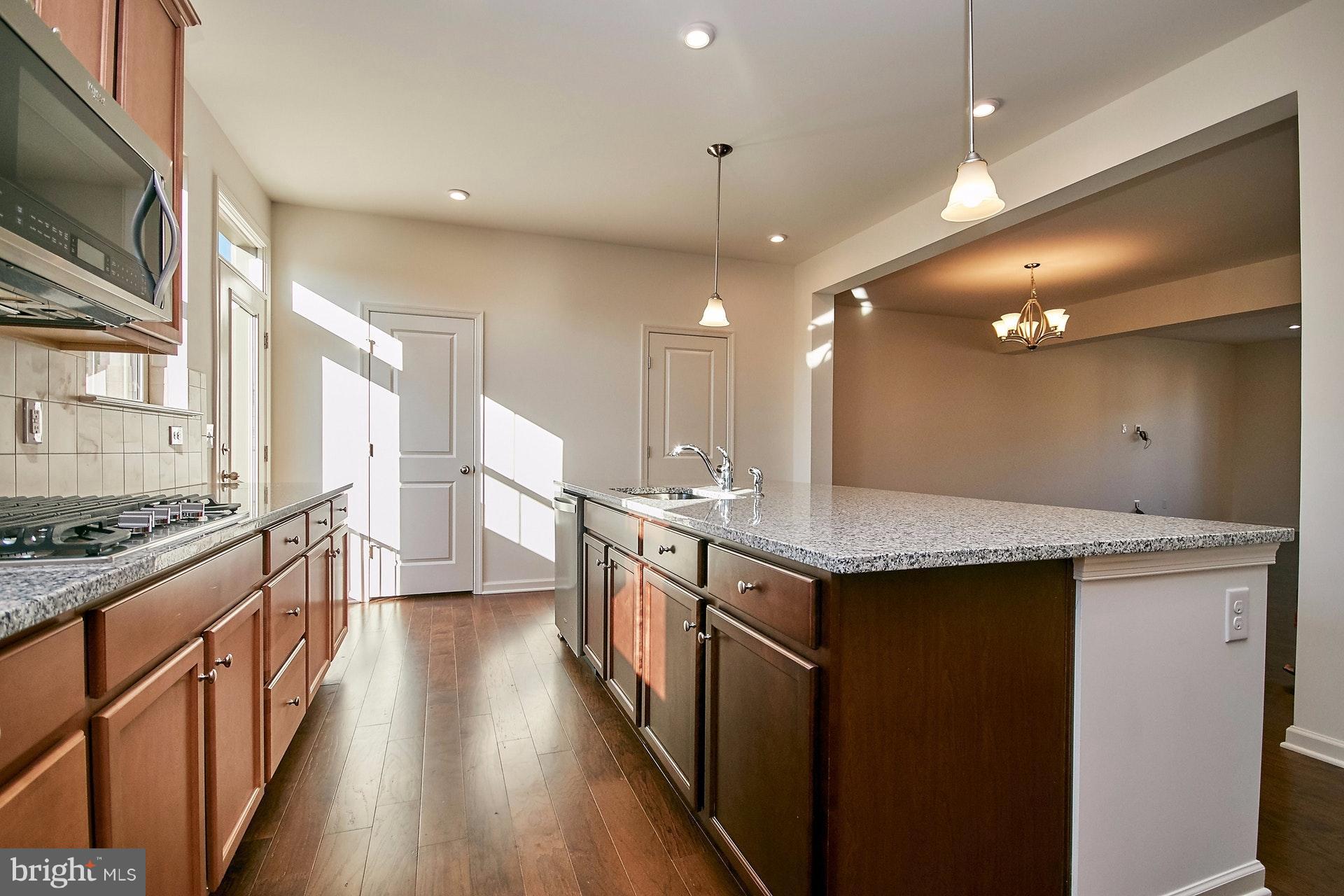 LOUDOUN PLACE - Residential Lease