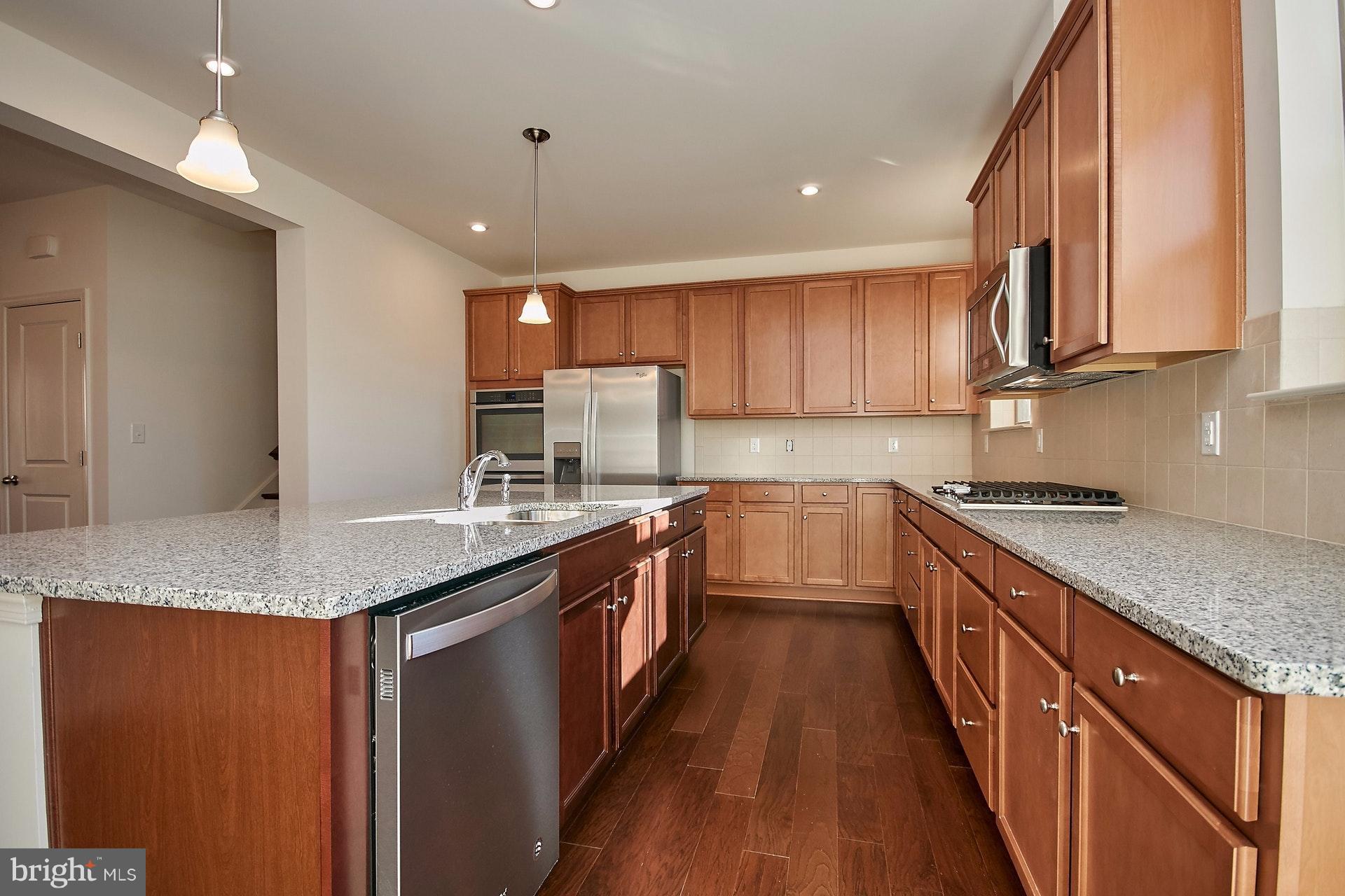 LOUDOUN PLACE - Residential Lease