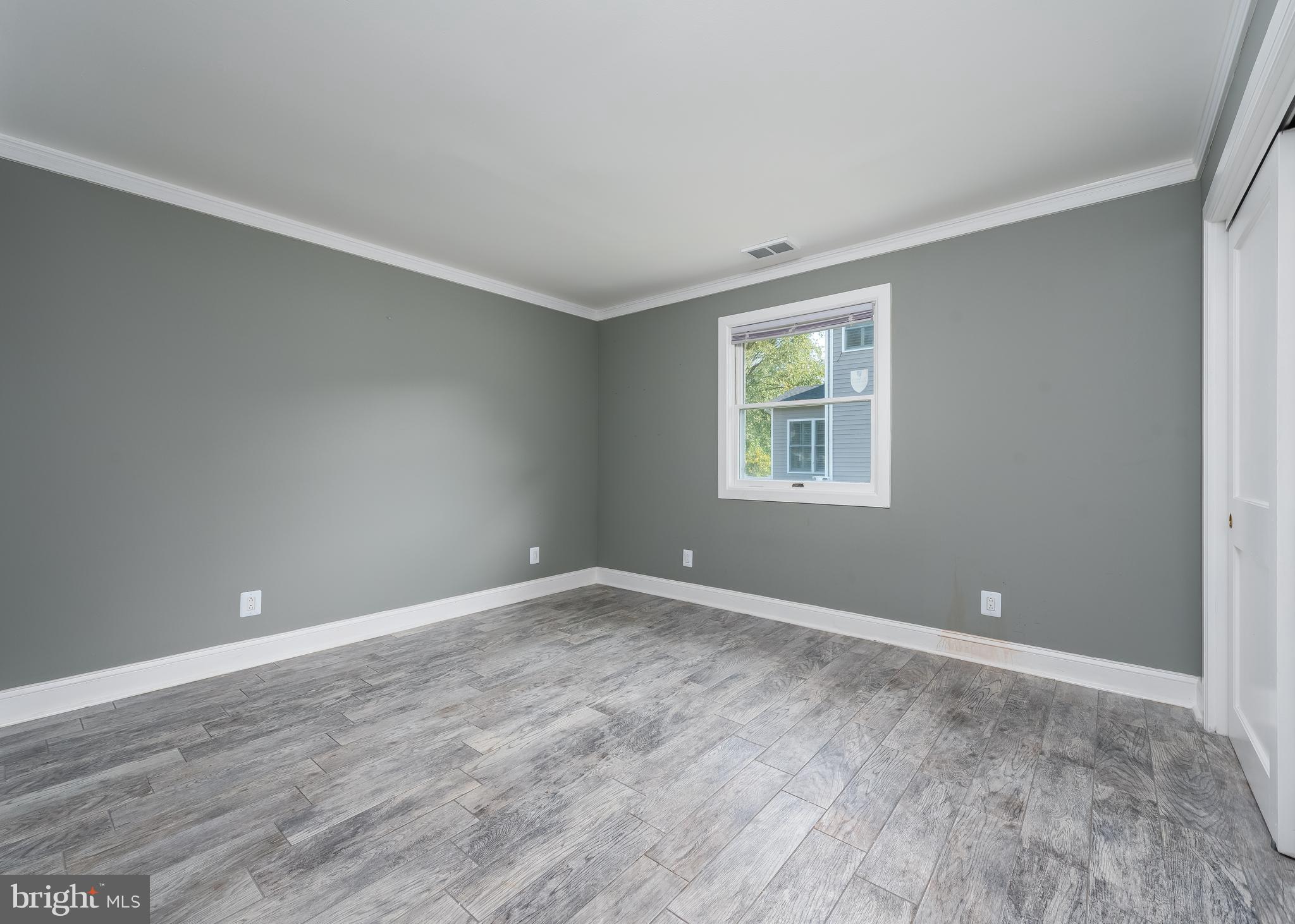 HILLSMERE ESTATES - Residential Lease