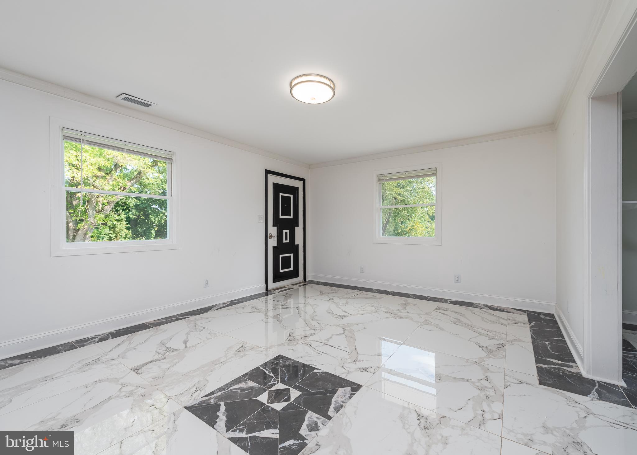 HILLSMERE ESTATES - Residential Lease