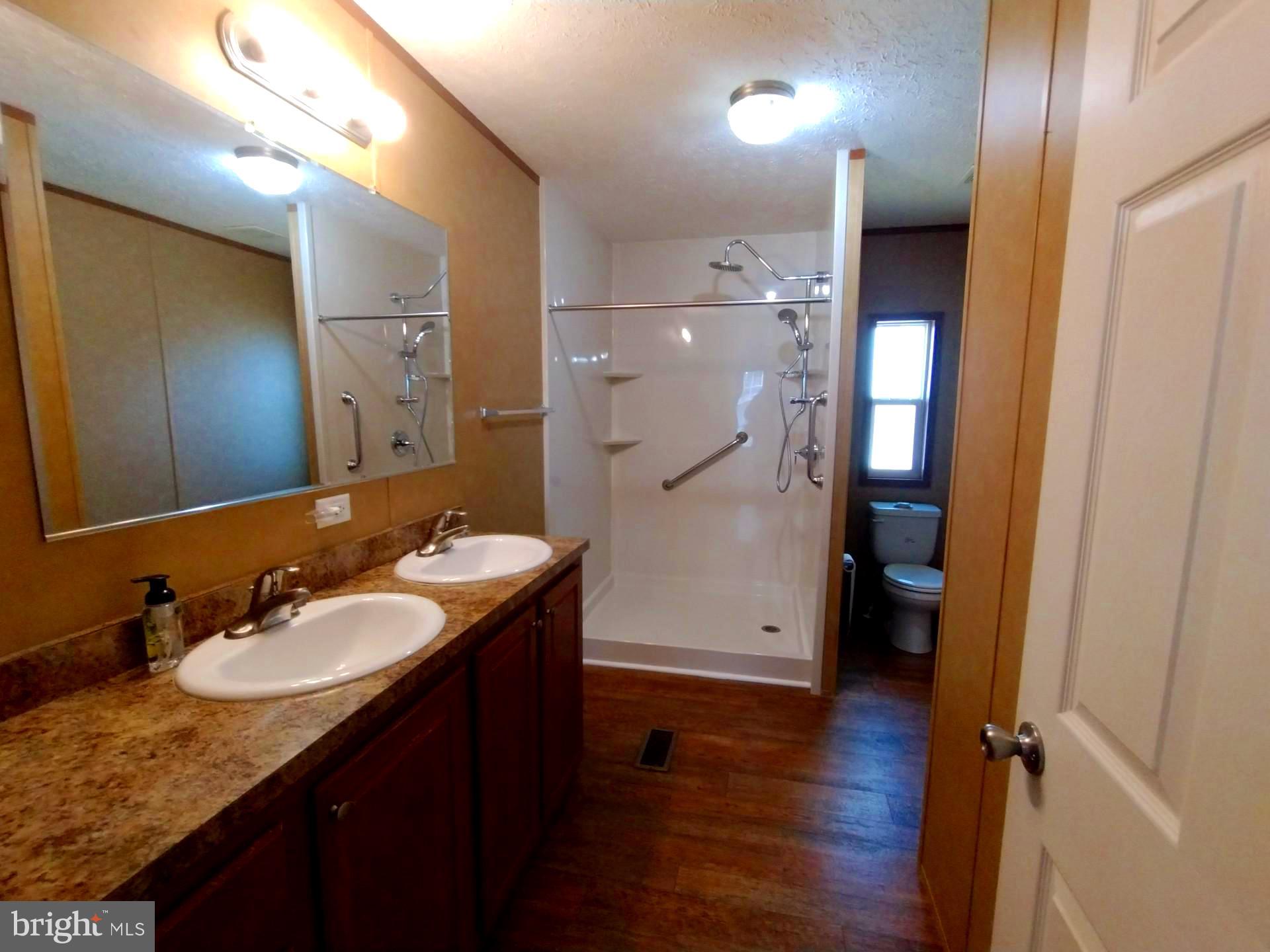 MARINERS COVE - Residential