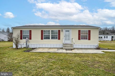 Photo of 251 BUTTERCUP DR, NEW PROVIDENCE, PA 17560 (MLS # PALA2029914)