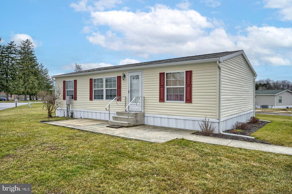 Photo of 251 BUTTERCUP DR, NEW PROVIDENCE, PA 17560 (MLS # PALA2029914)