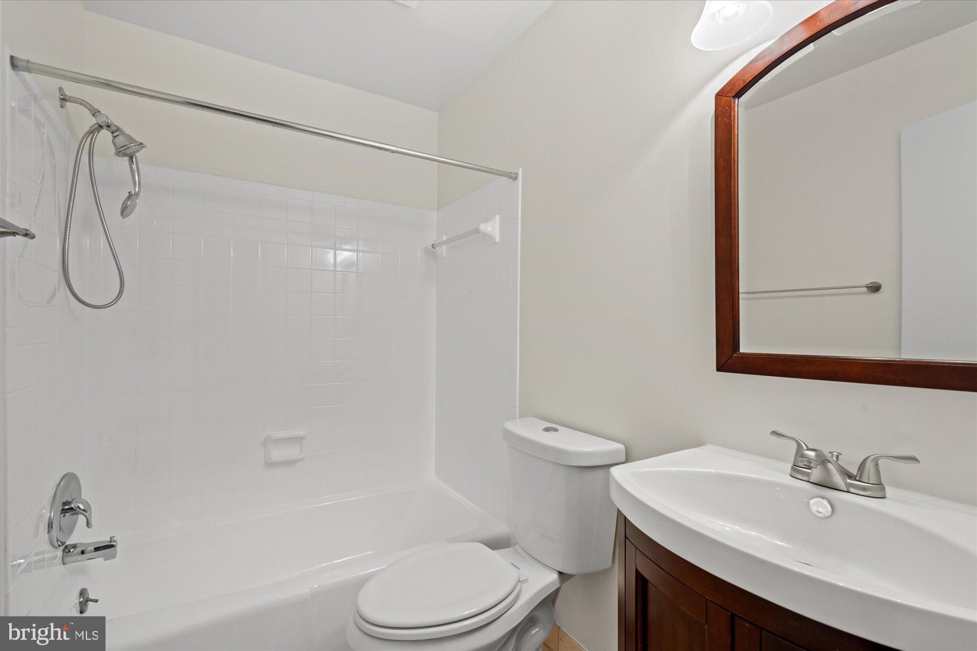 WESTMORELAND SQUARE - Residential