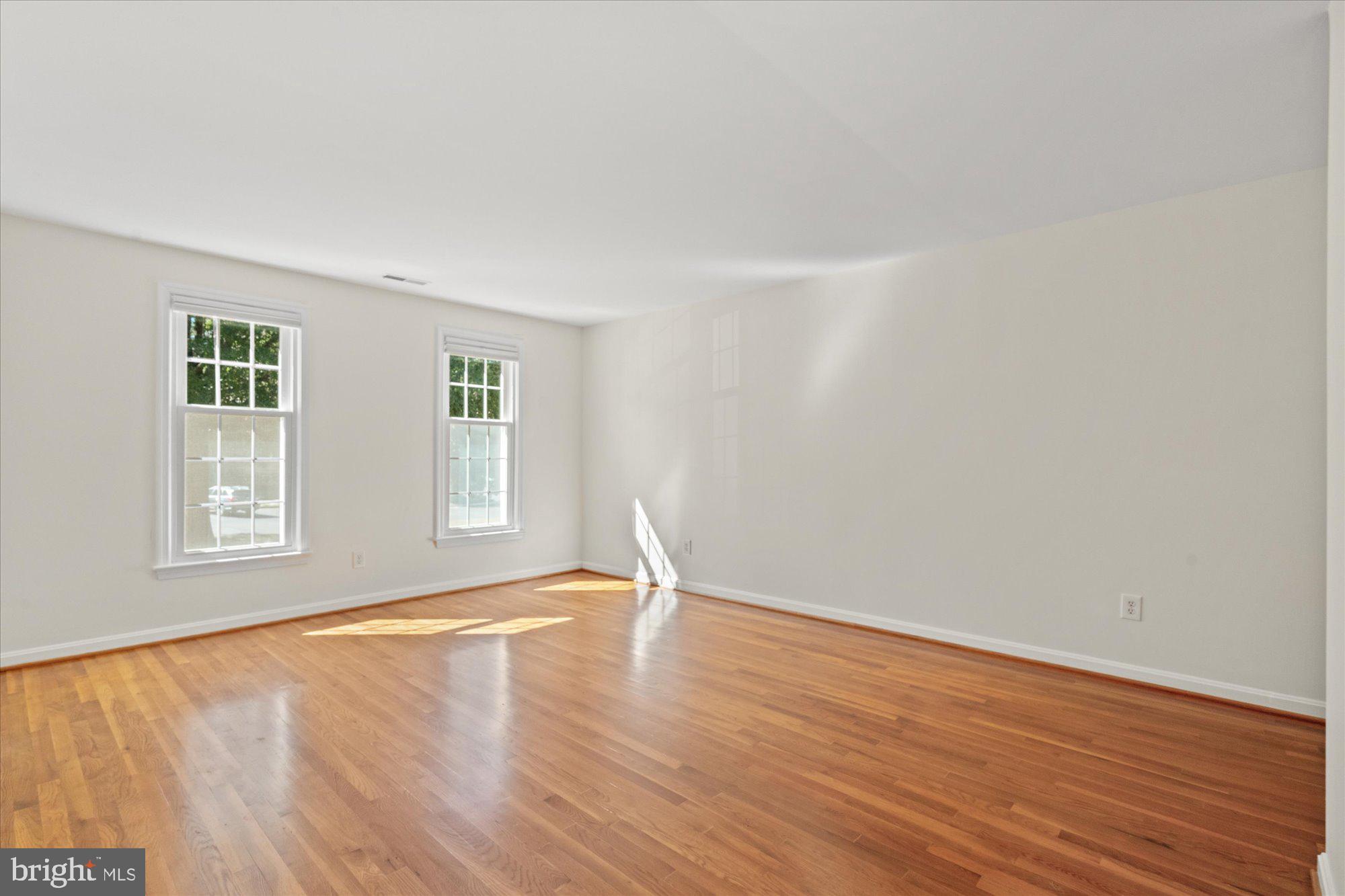 WESTMORELAND SQUARE - Residential