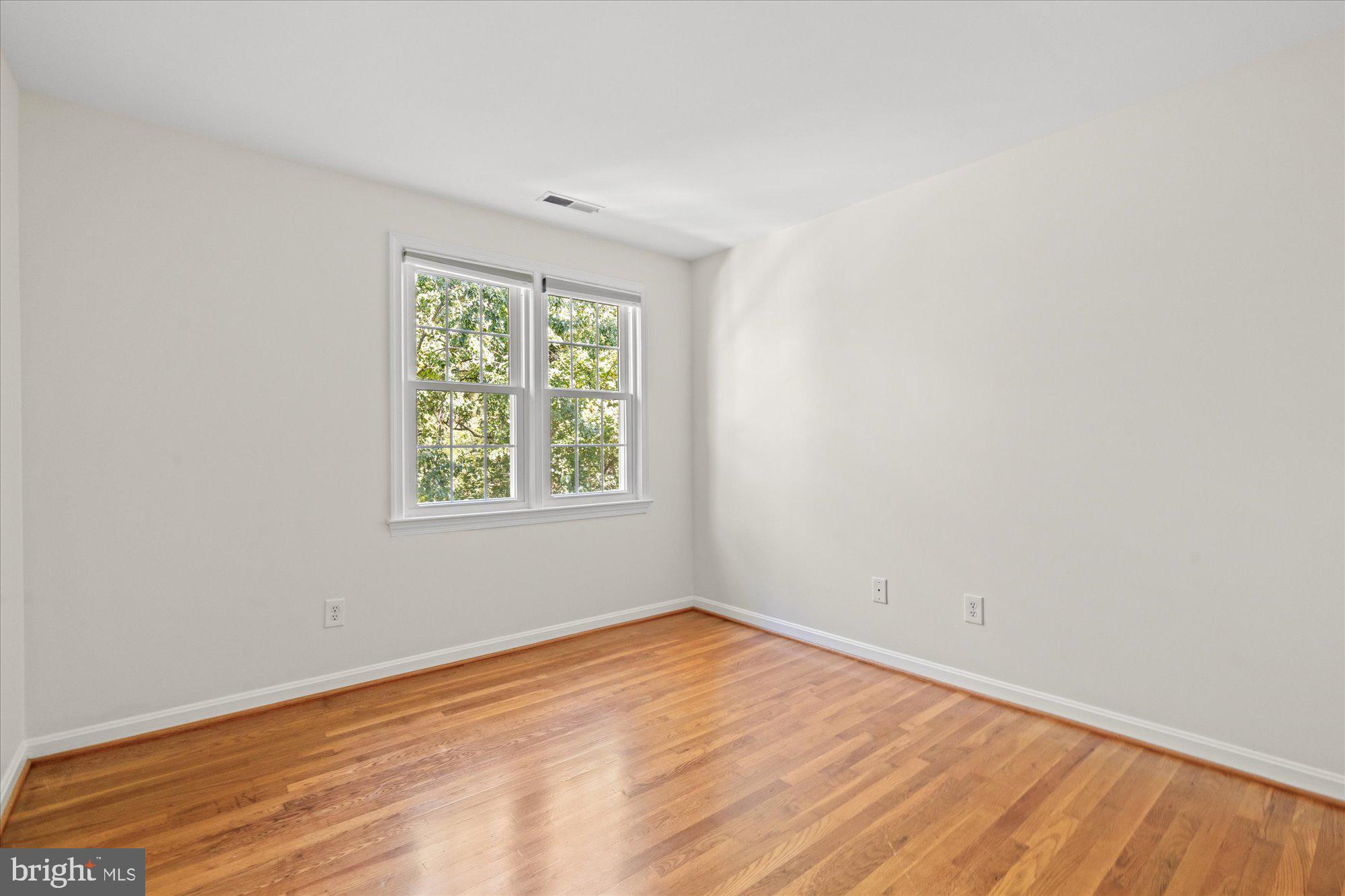 WESTMORELAND SQUARE - Residential