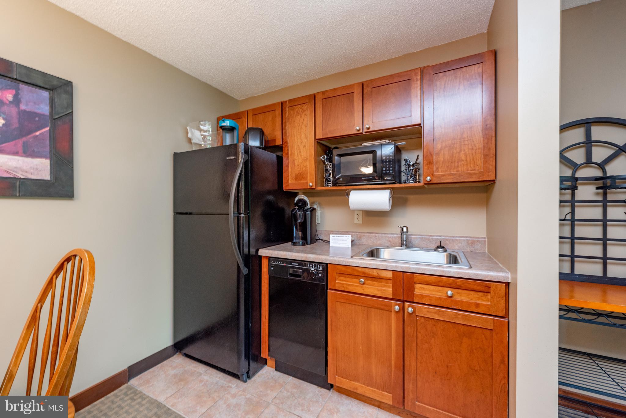 565 GLENDALE ROAD 106 B