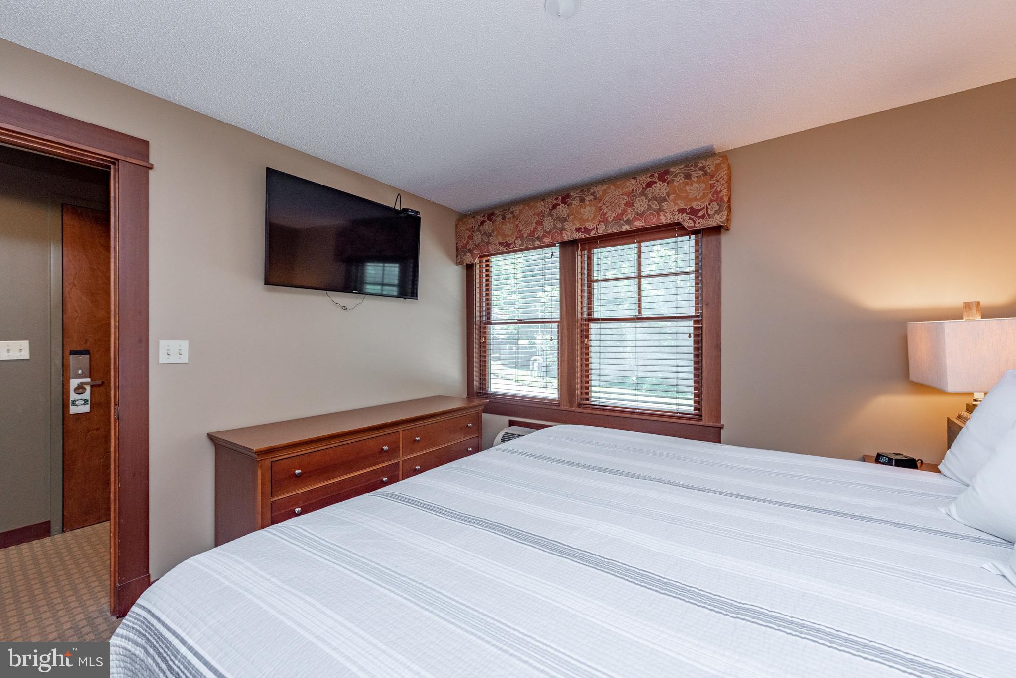 SILVER TREE SUITES - Residential