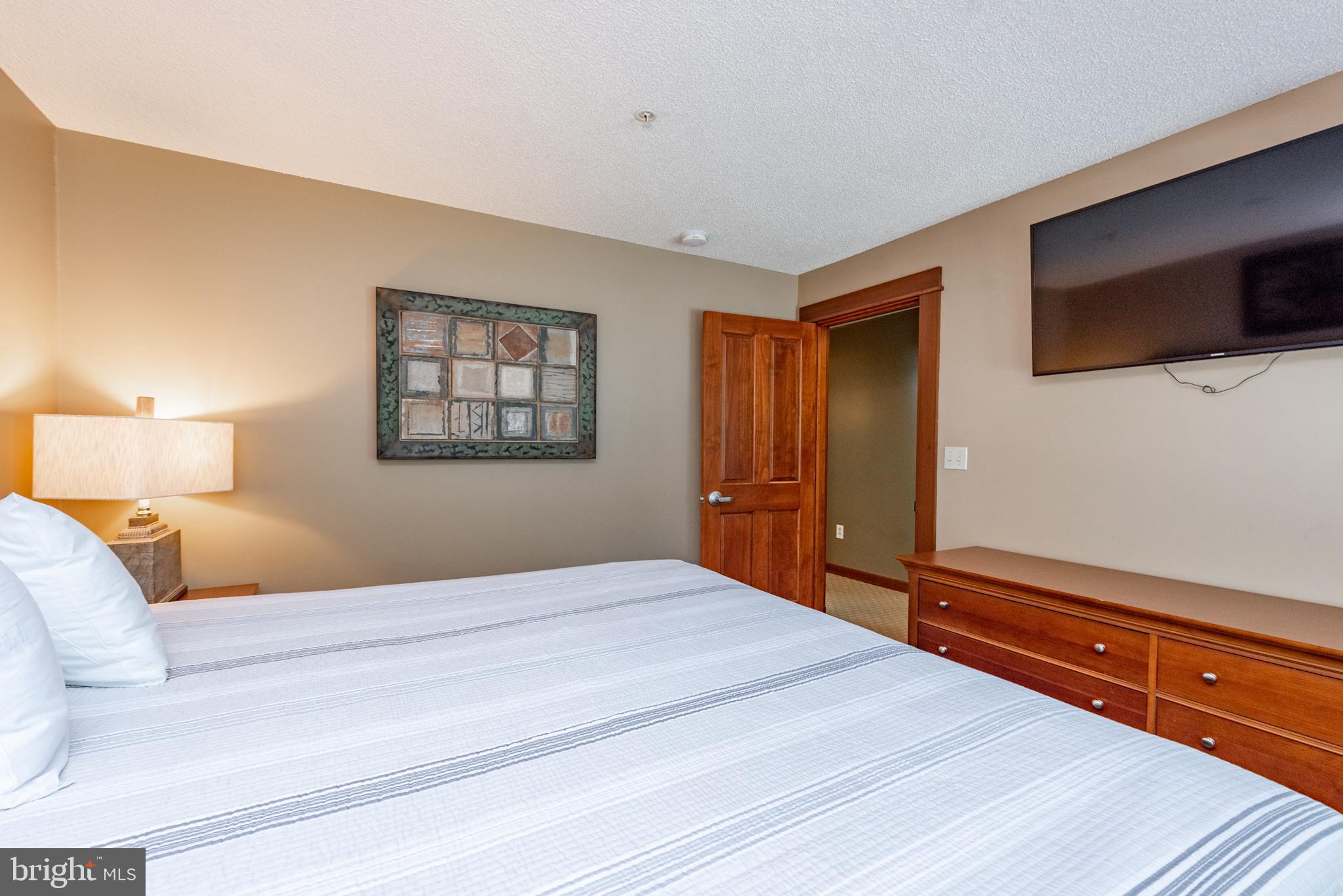 SILVER TREE SUITES - Residential