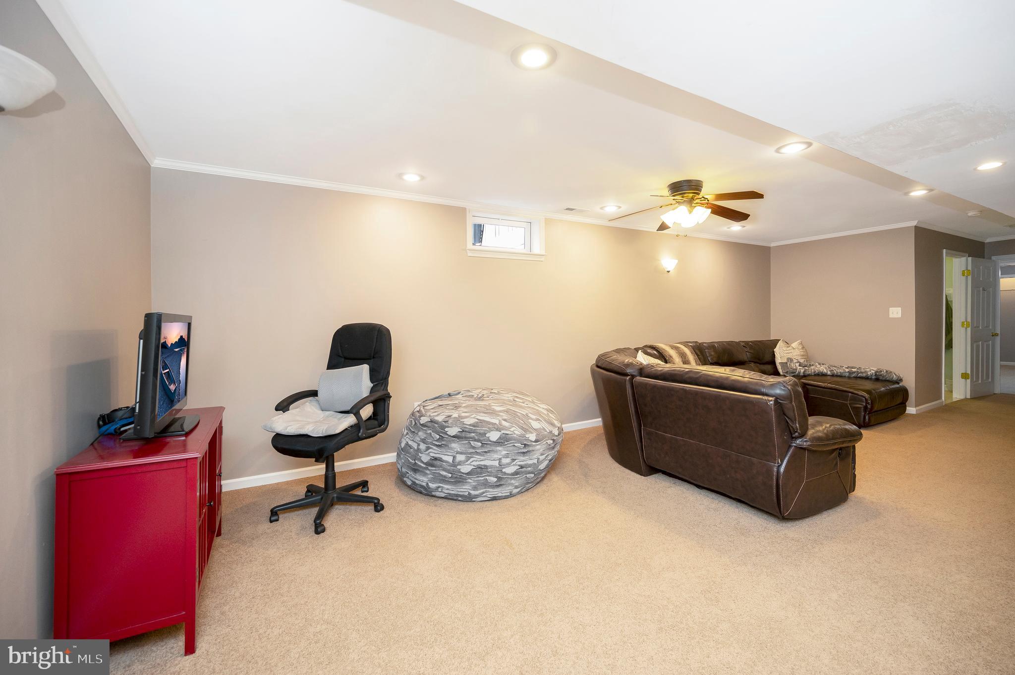 HAMPTON OAKS - Residential