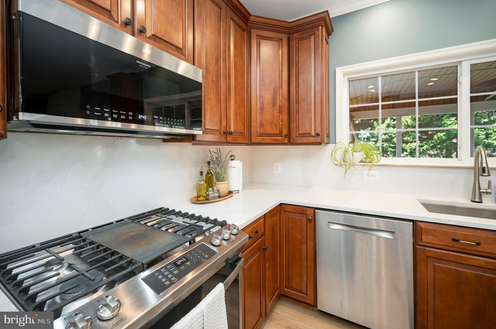 HAMPTON OAKS - Residential