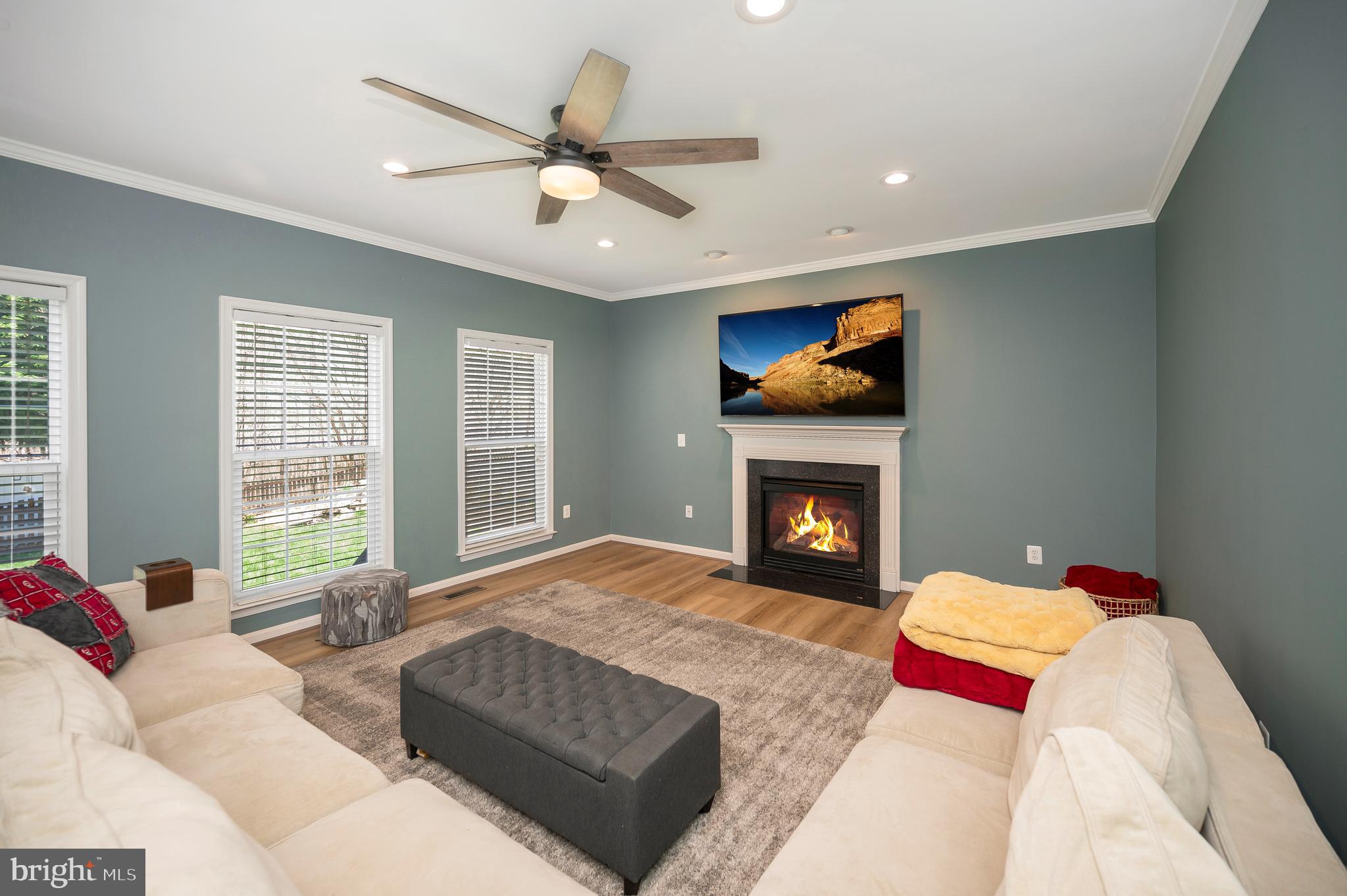 HAMPTON OAKS - Residential