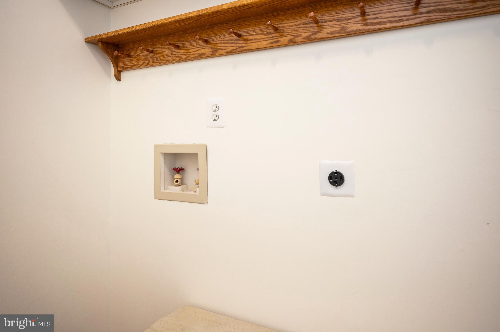 HAMPTON OAKS - Residential