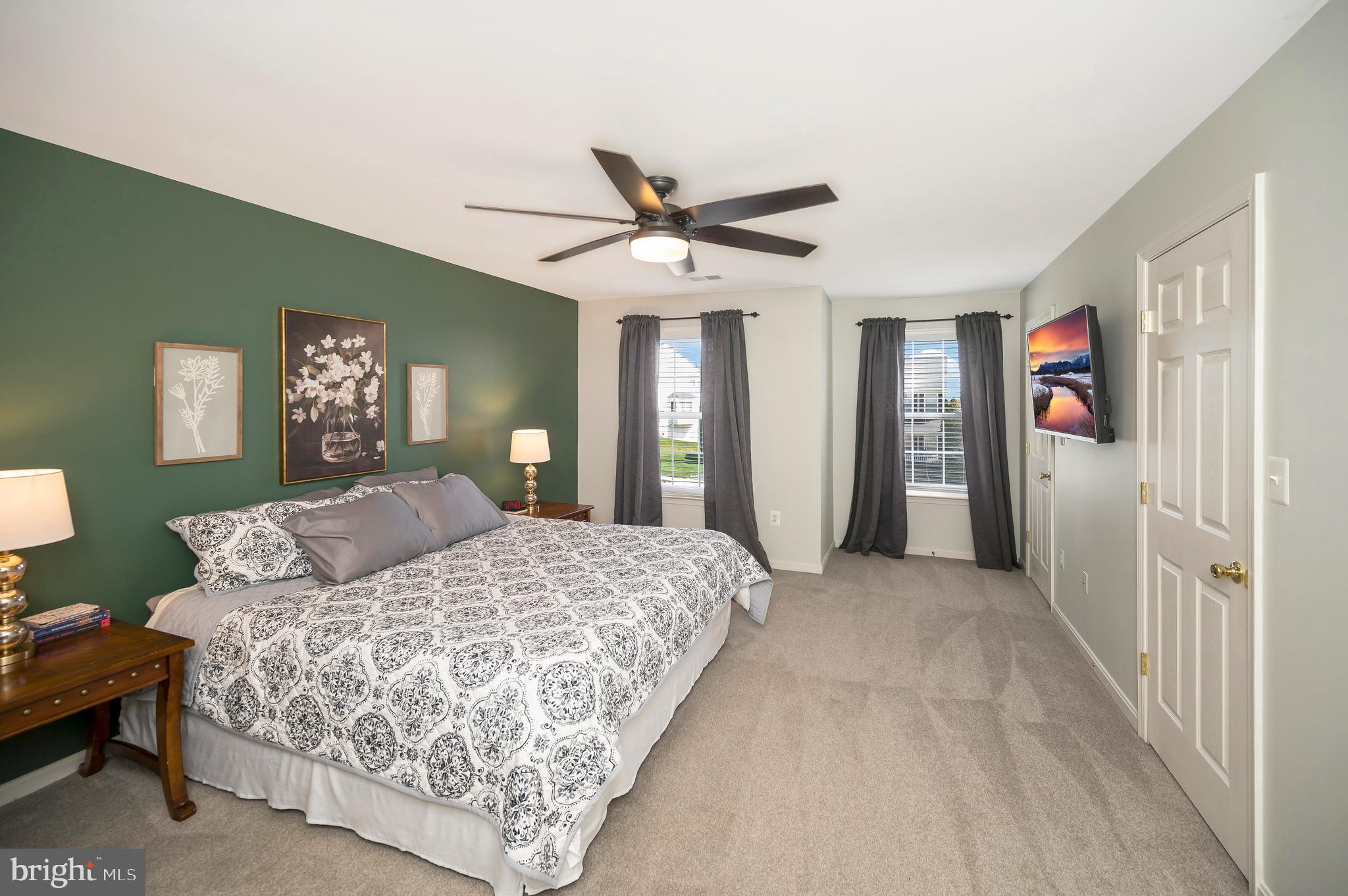 HAMPTON OAKS - Residential