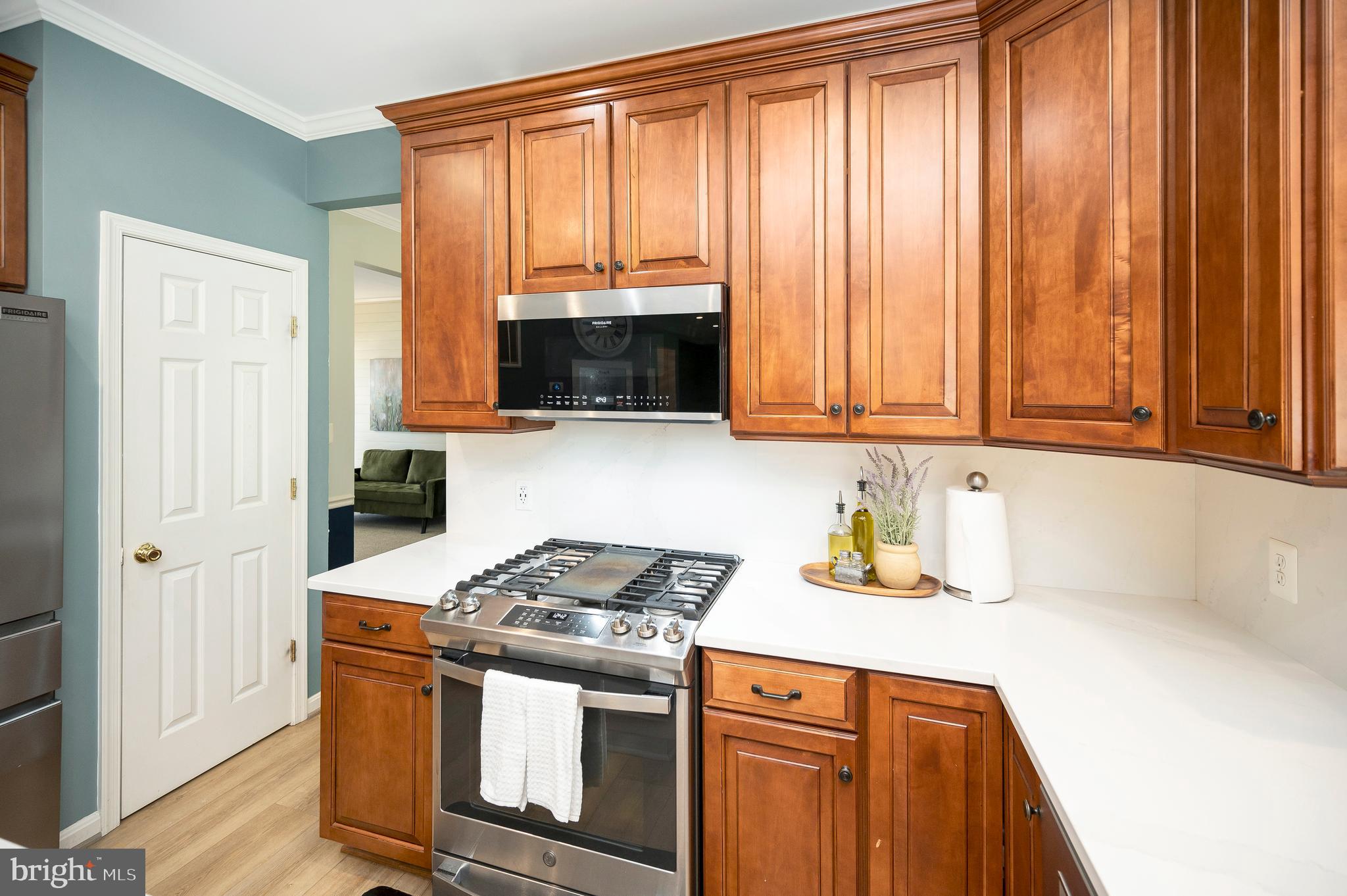 HAMPTON OAKS - Residential