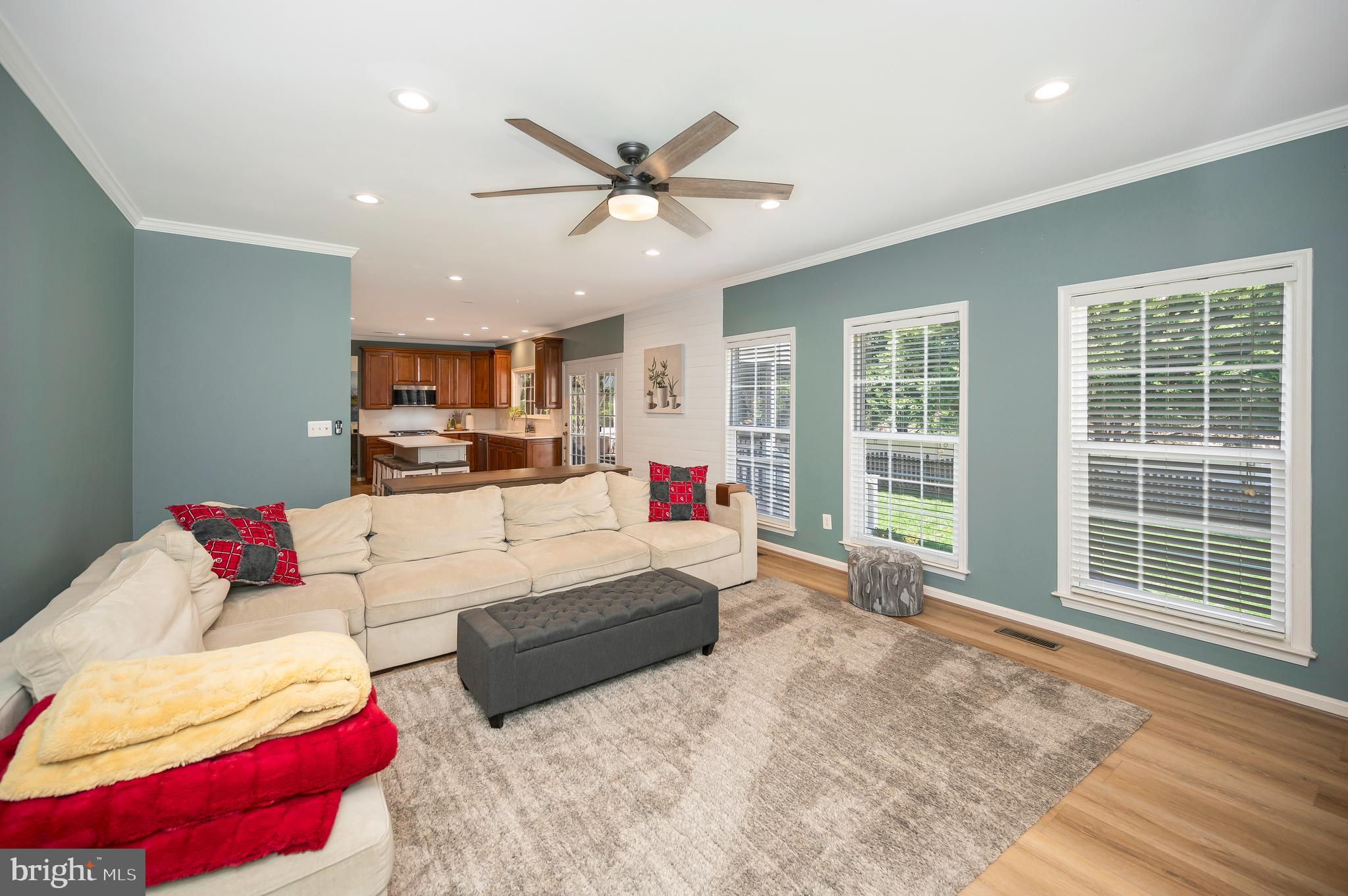 HAMPTON OAKS - Residential