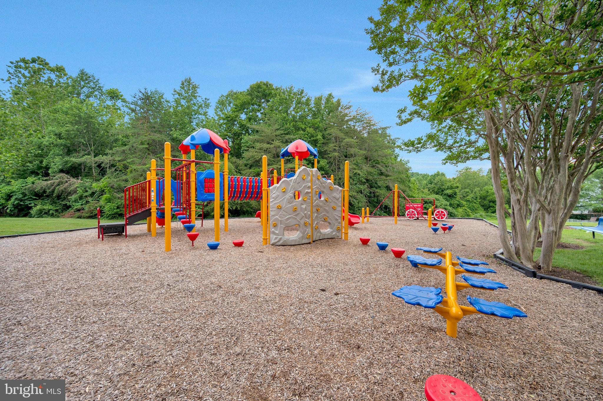 HAMPTON OAKS - Residential