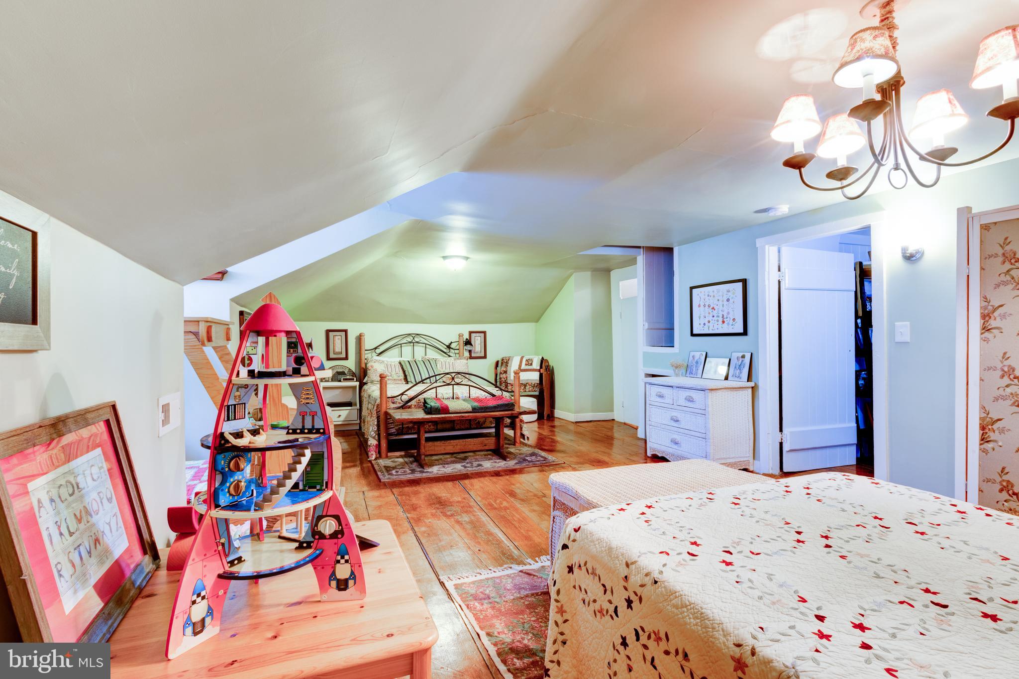 ROCHELLE MEADOWS - Residential