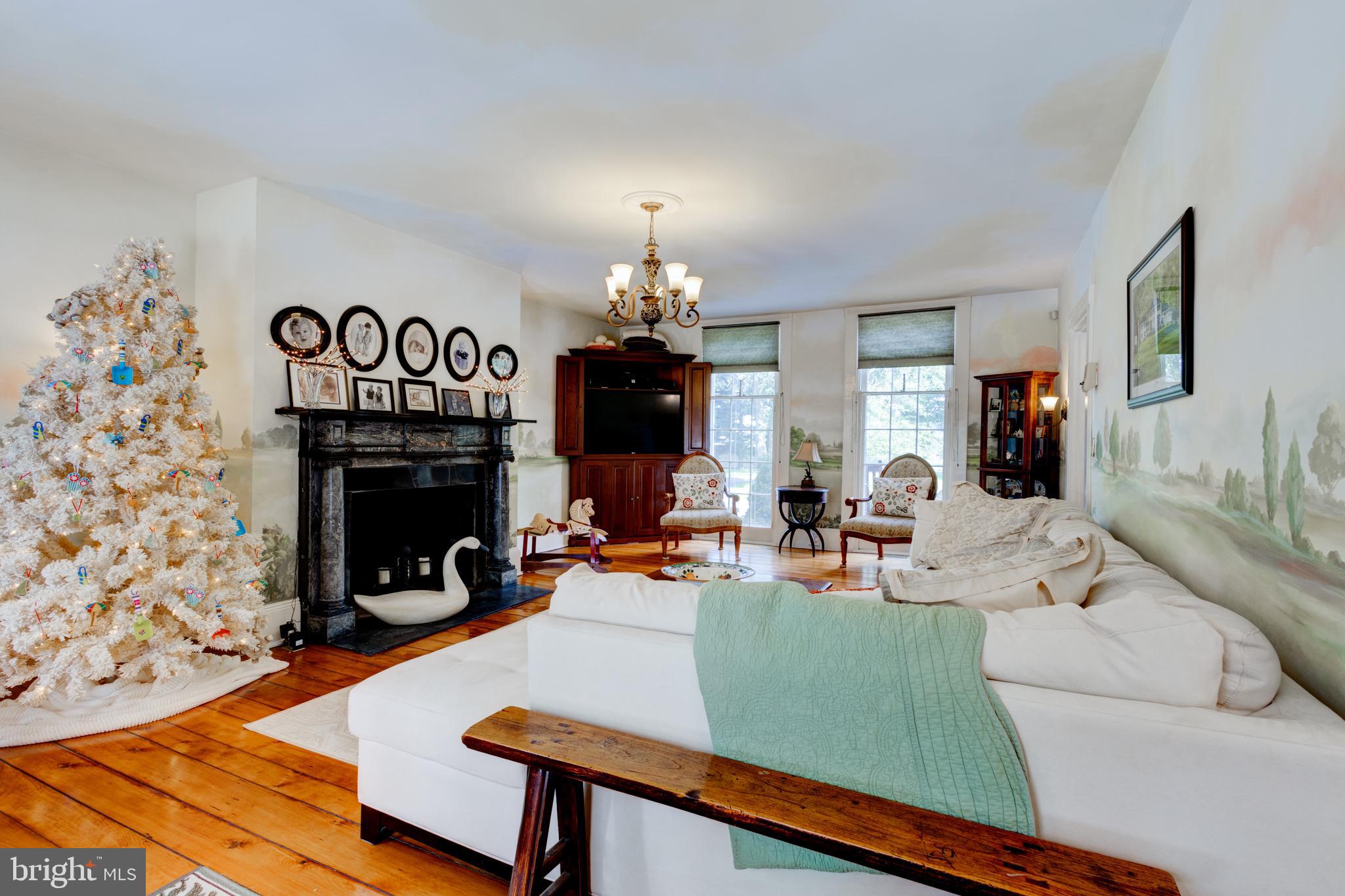 ROCHELLE MEADOWS - Residential