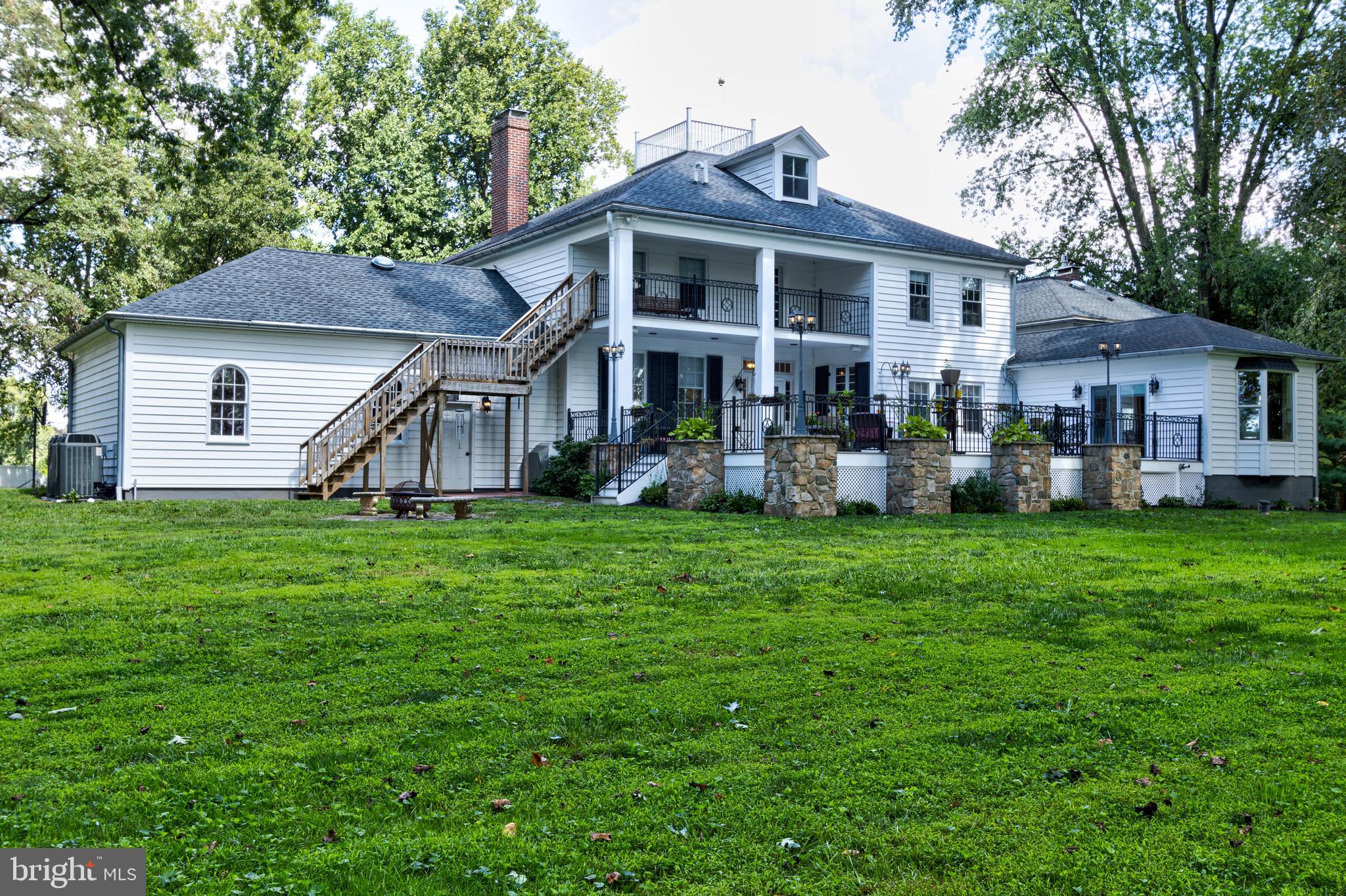 ROCHELLE MEADOWS - Residential