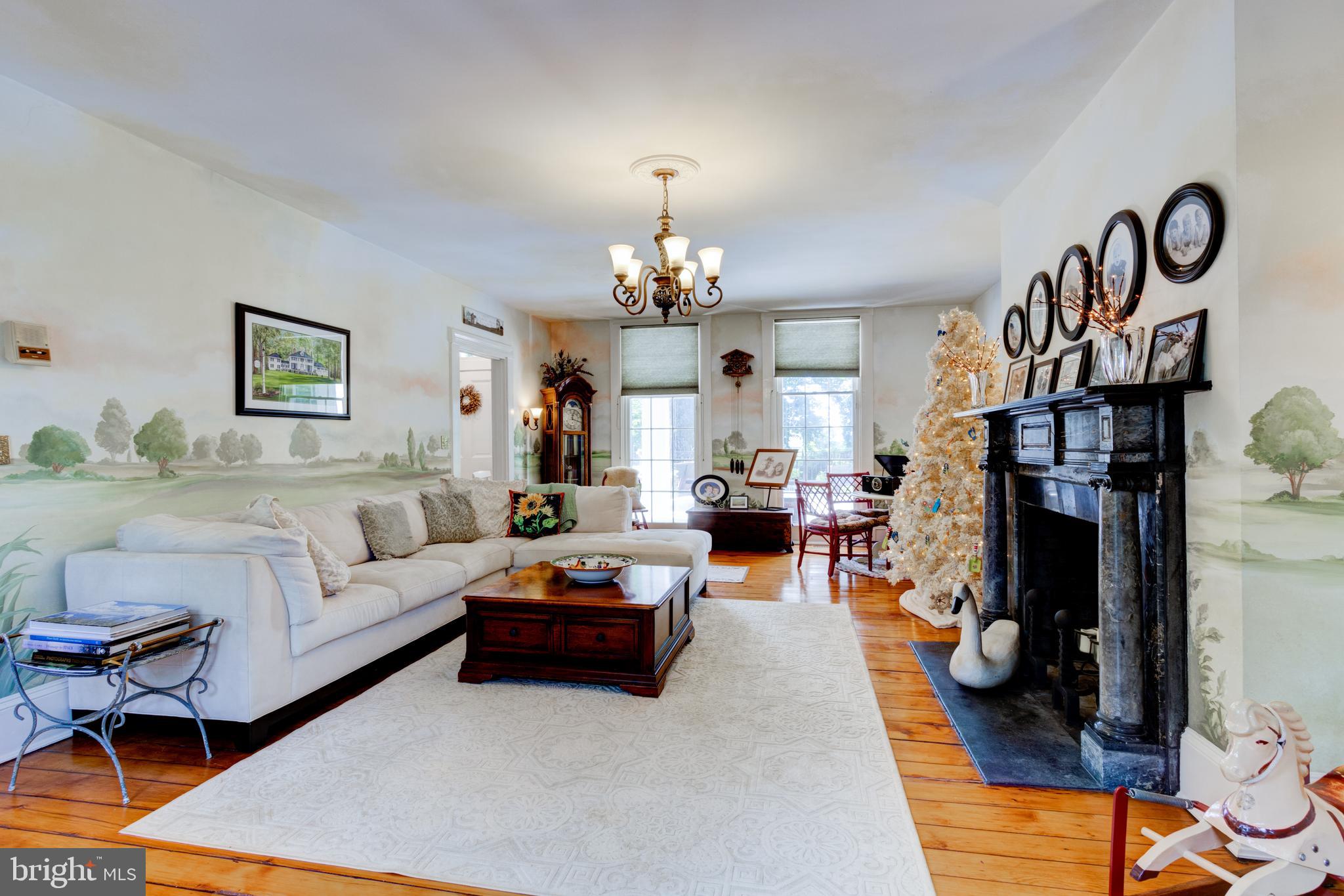 ROCHELLE MEADOWS - Residential