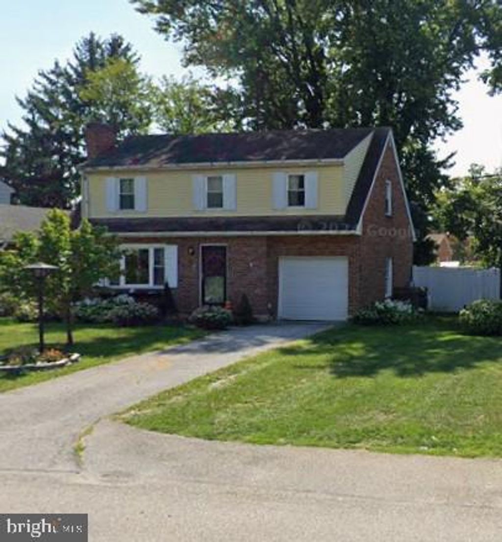 Photo of 1960 Bannister Street, YORK, PA 17404 (MLS # PAYK2095532)