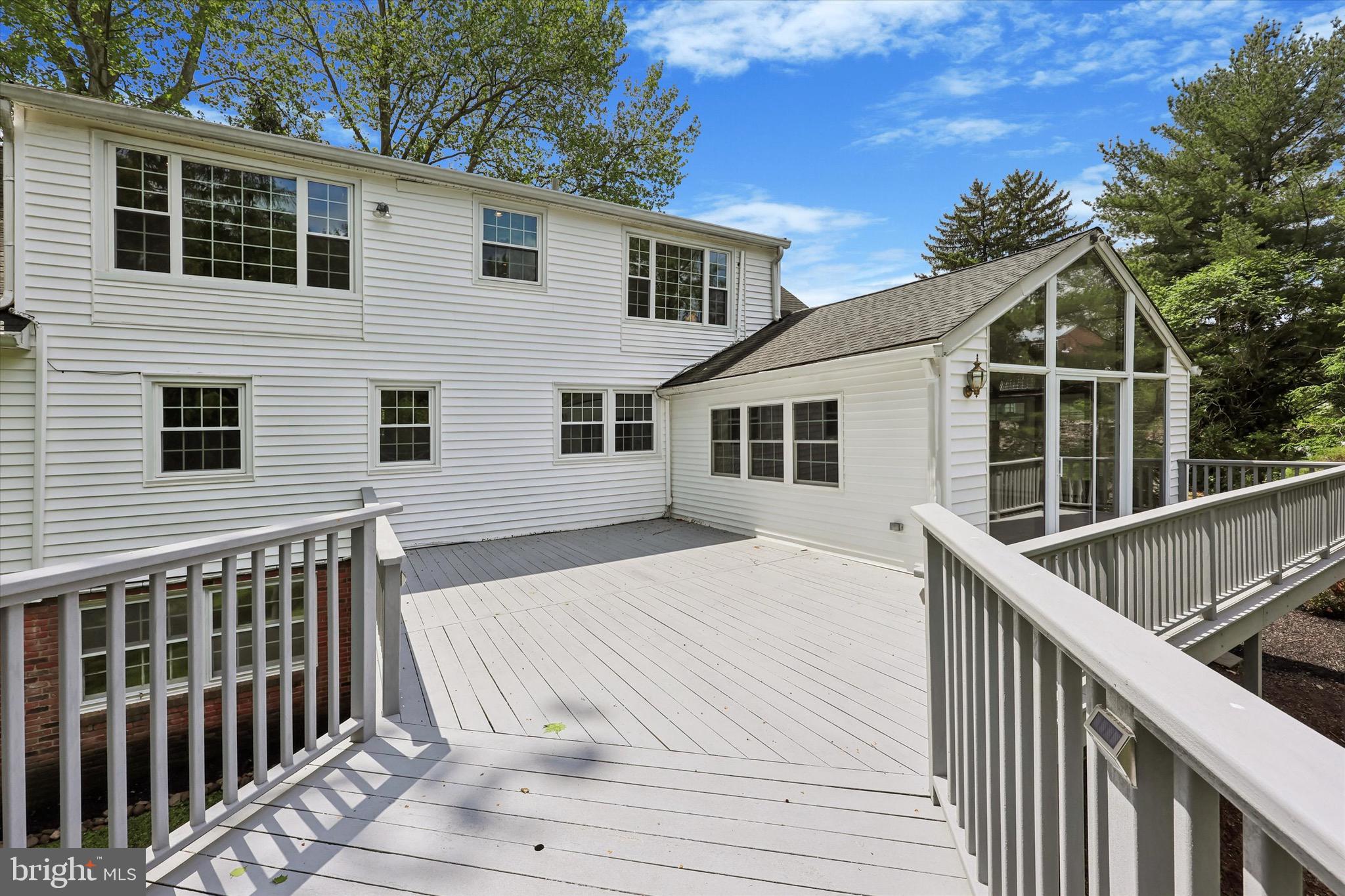 GLADWYNE - Residential