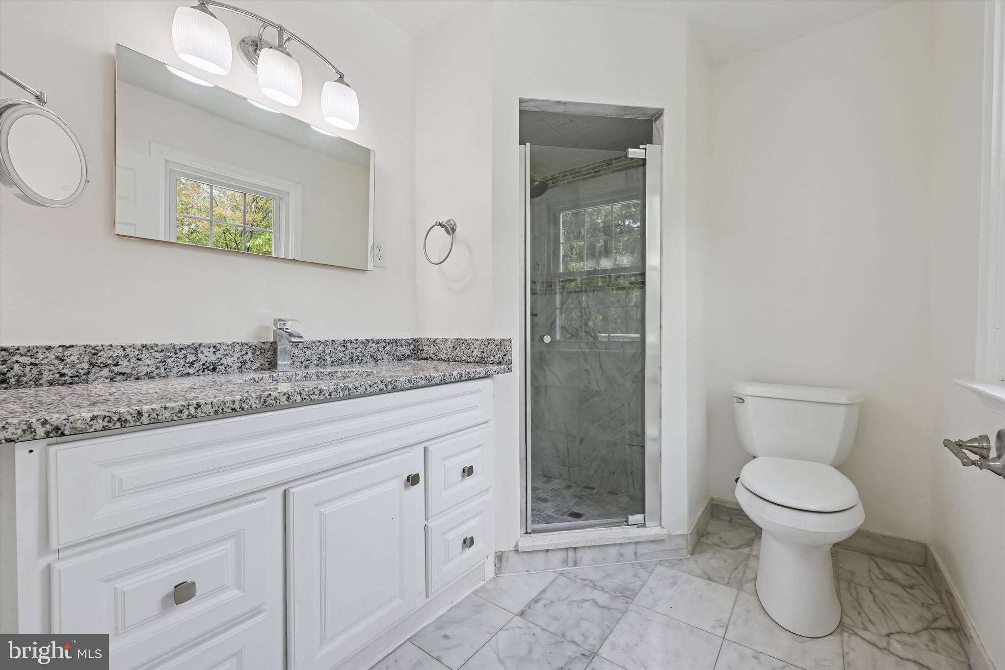 GLADWYNE - Residential