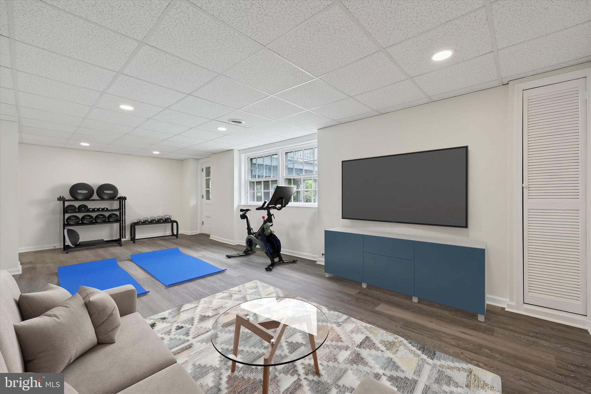 GLADWYNE - Residential