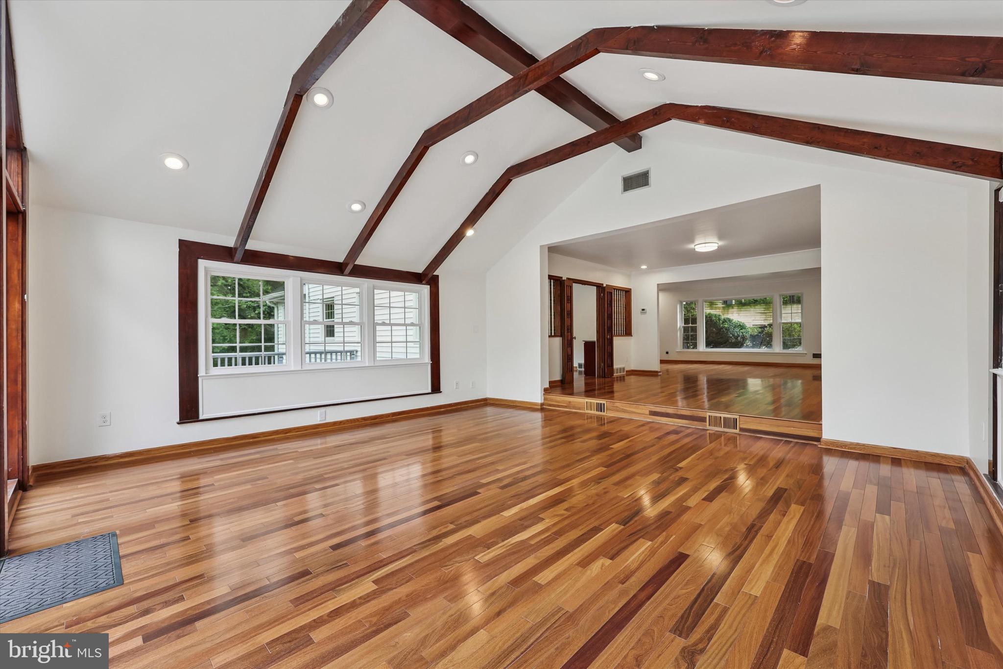 GLADWYNE - Residential