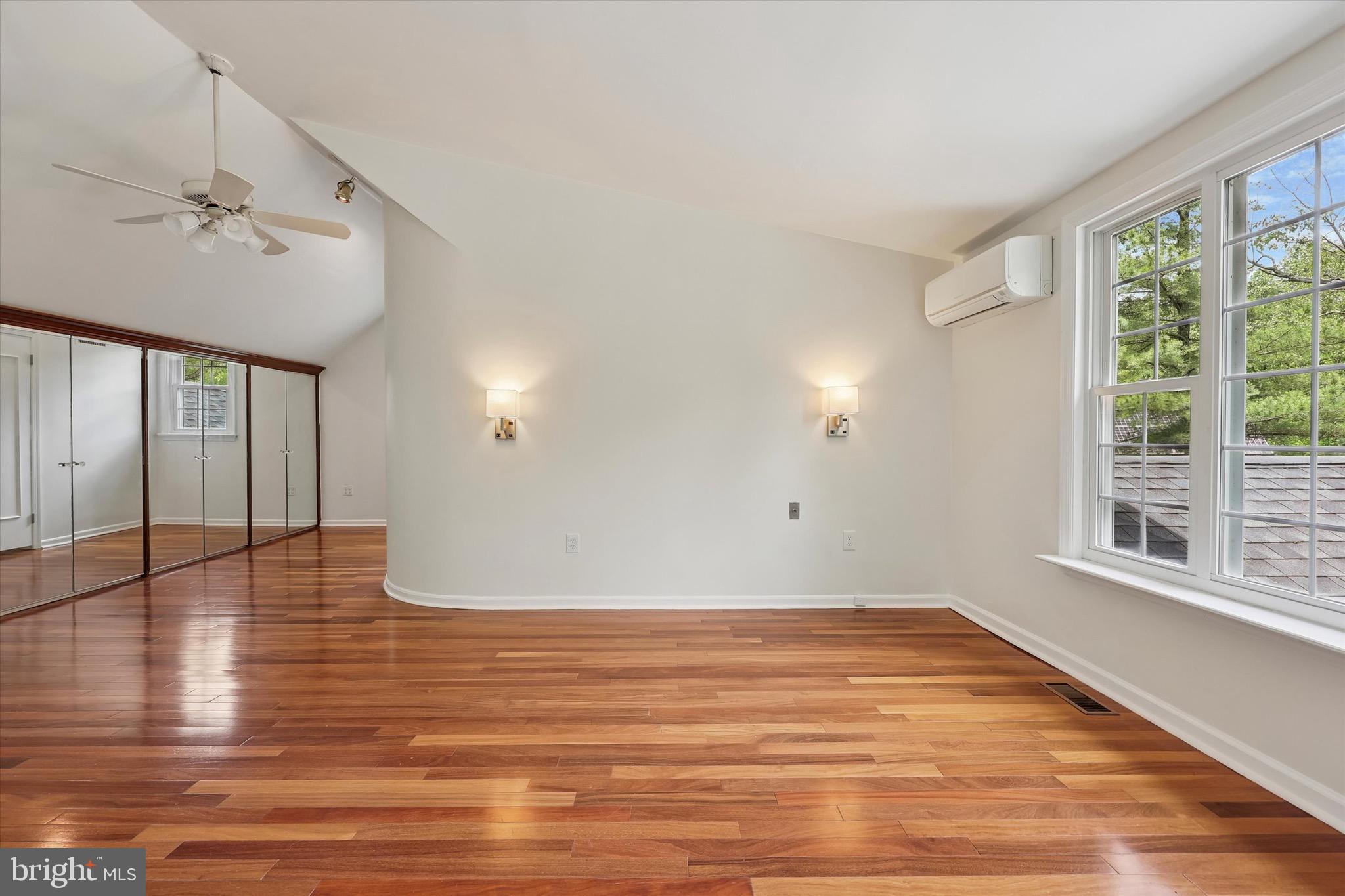 GLADWYNE - Residential