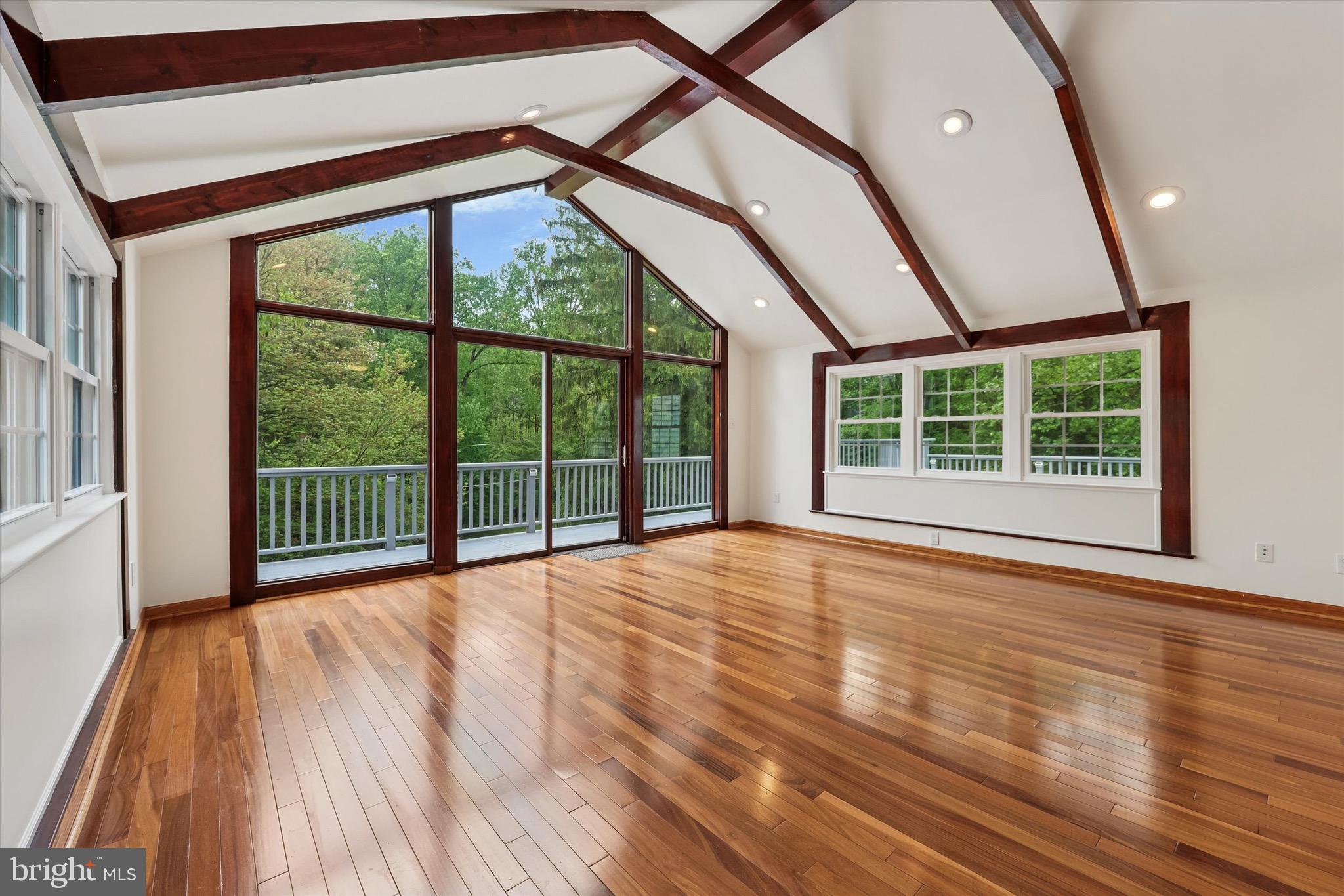 GLADWYNE - Residential