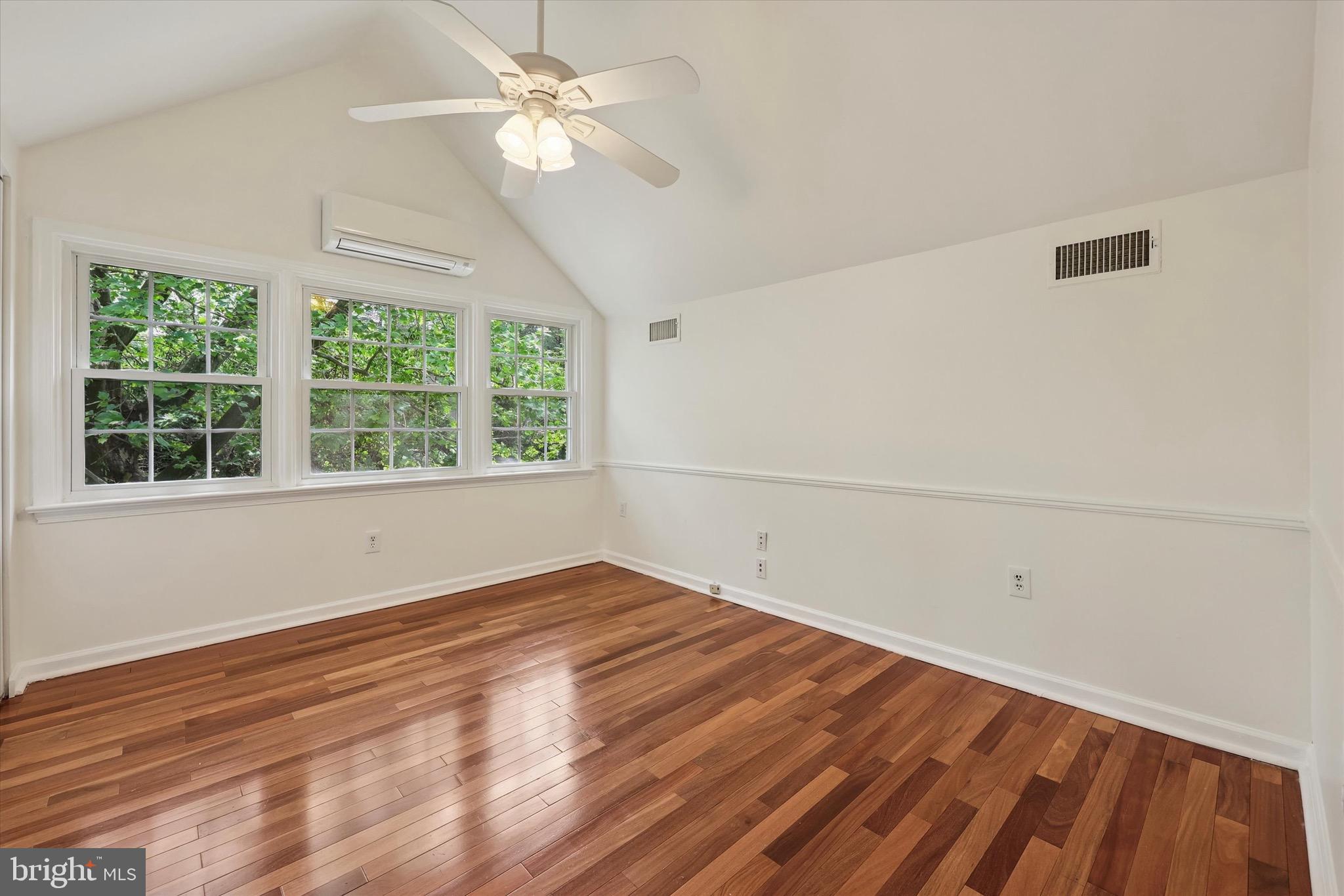 GLADWYNE - Residential