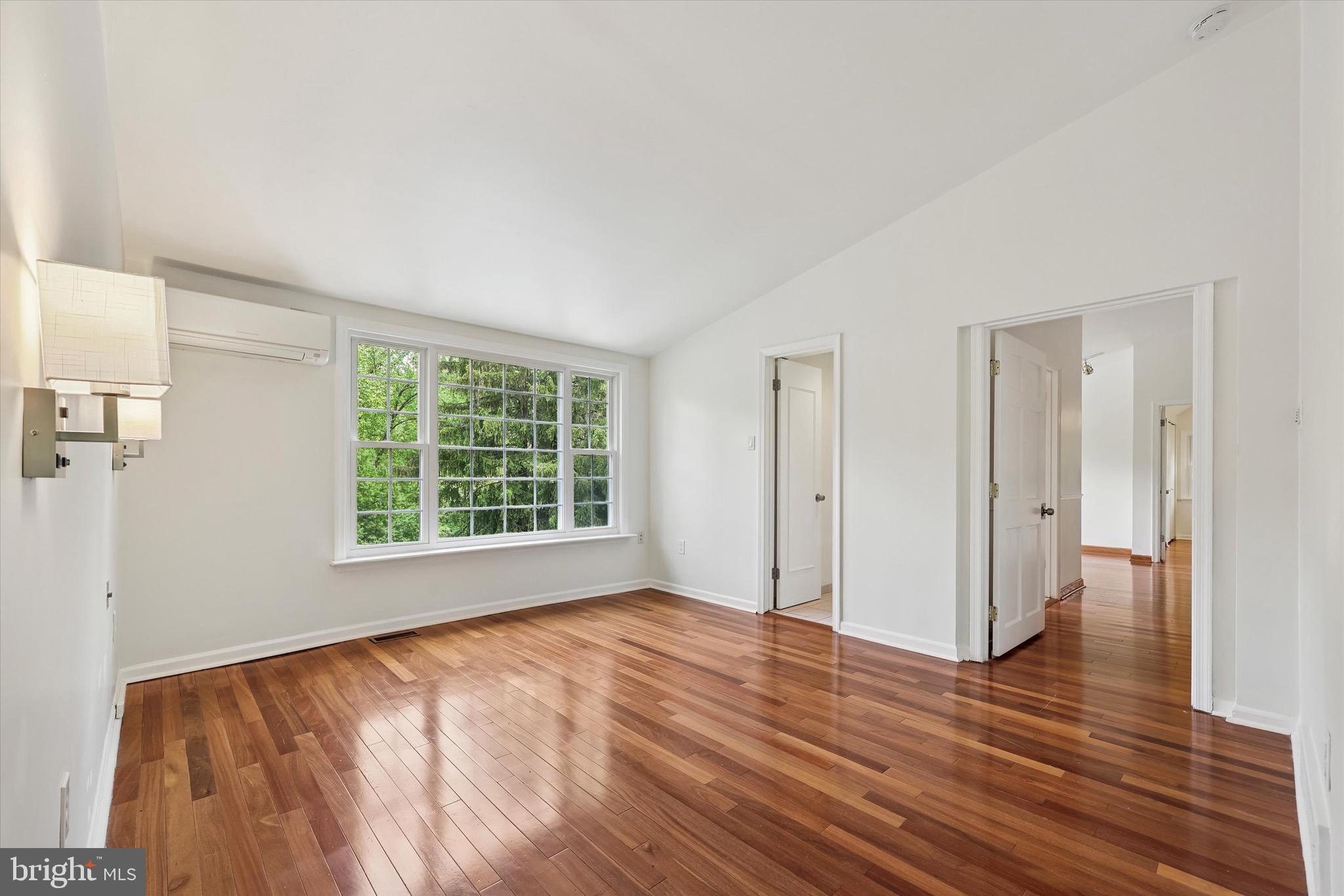 GLADWYNE - Residential