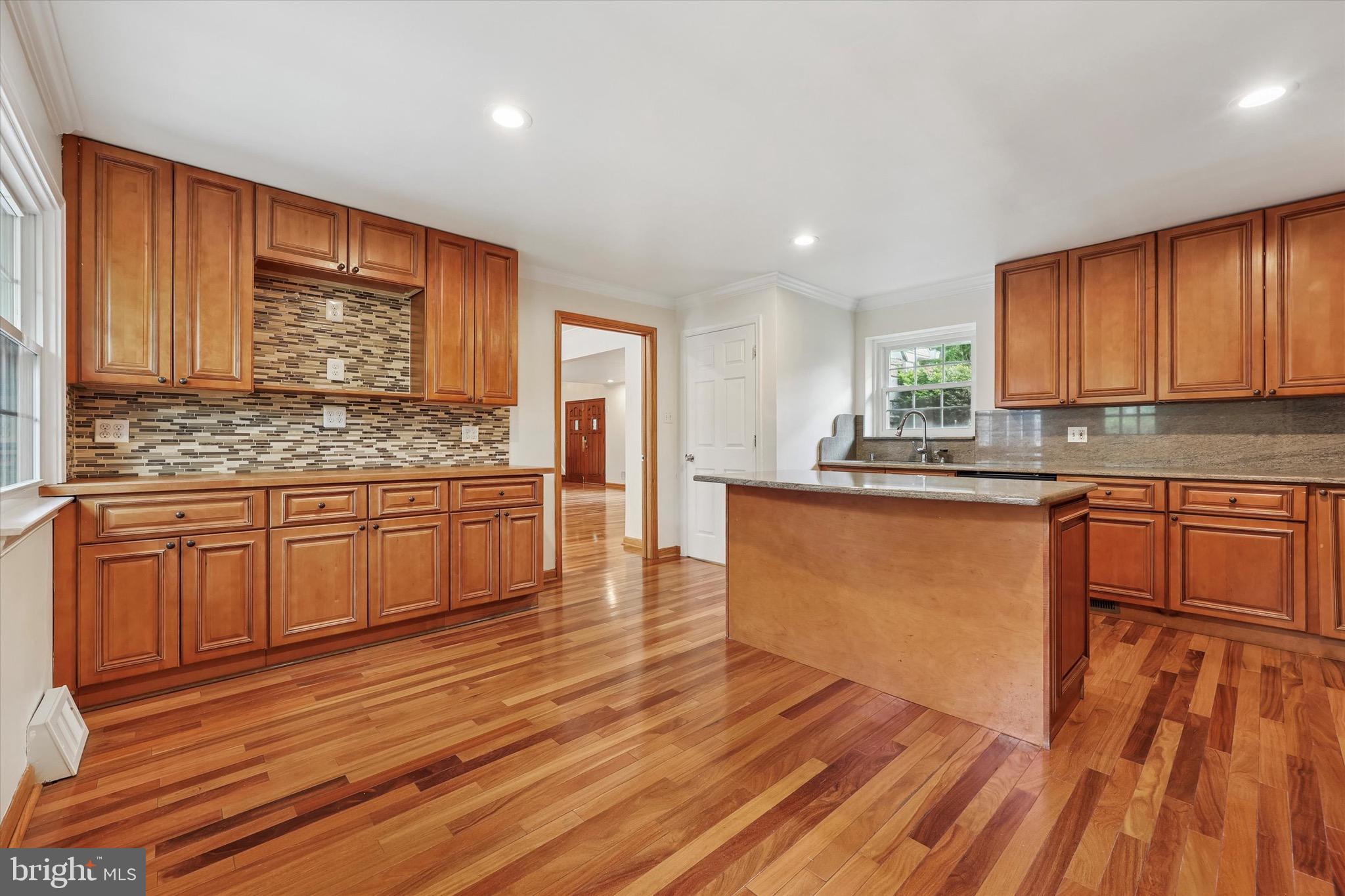 GLADWYNE - Residential