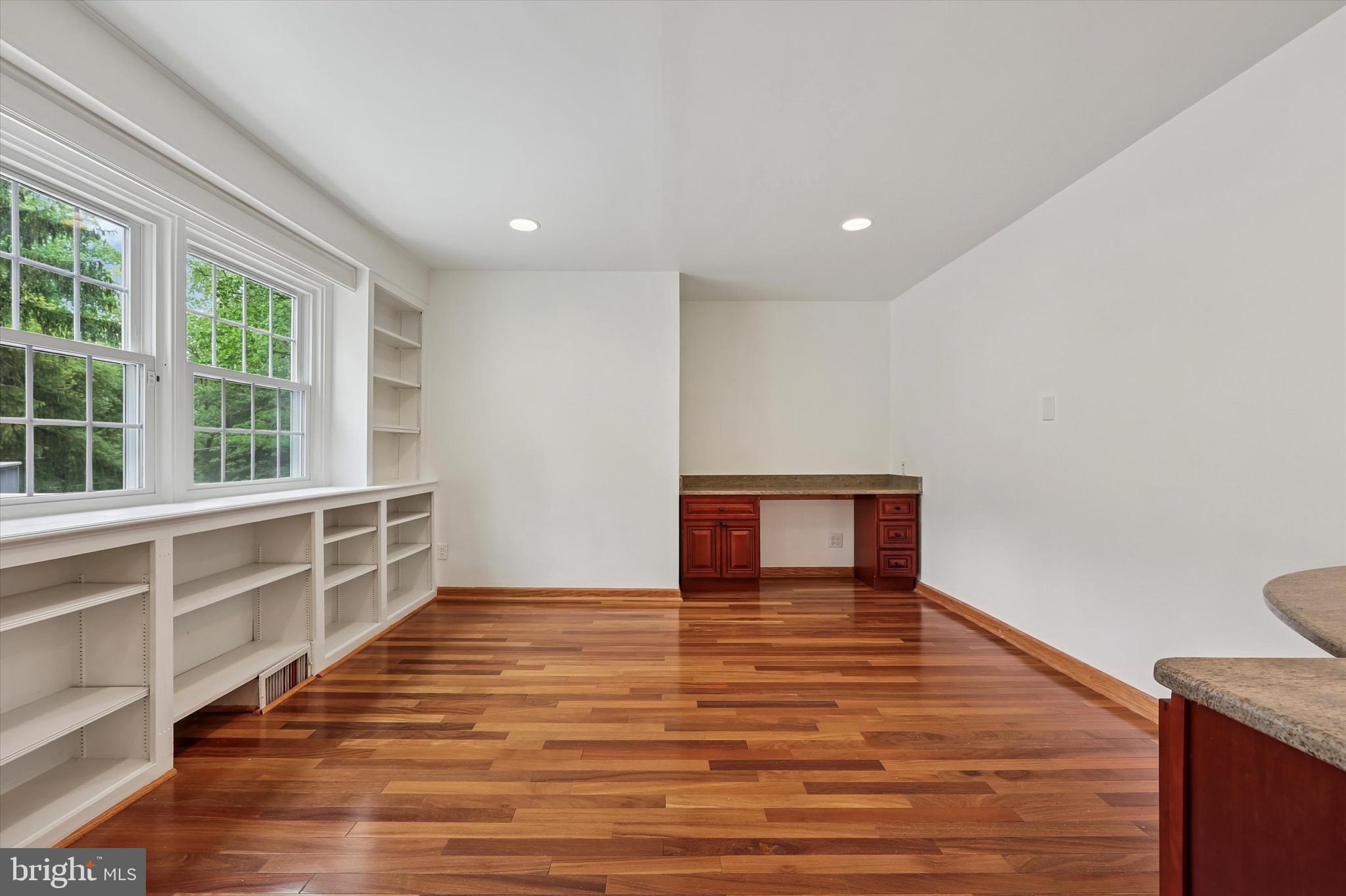 GLADWYNE - Residential