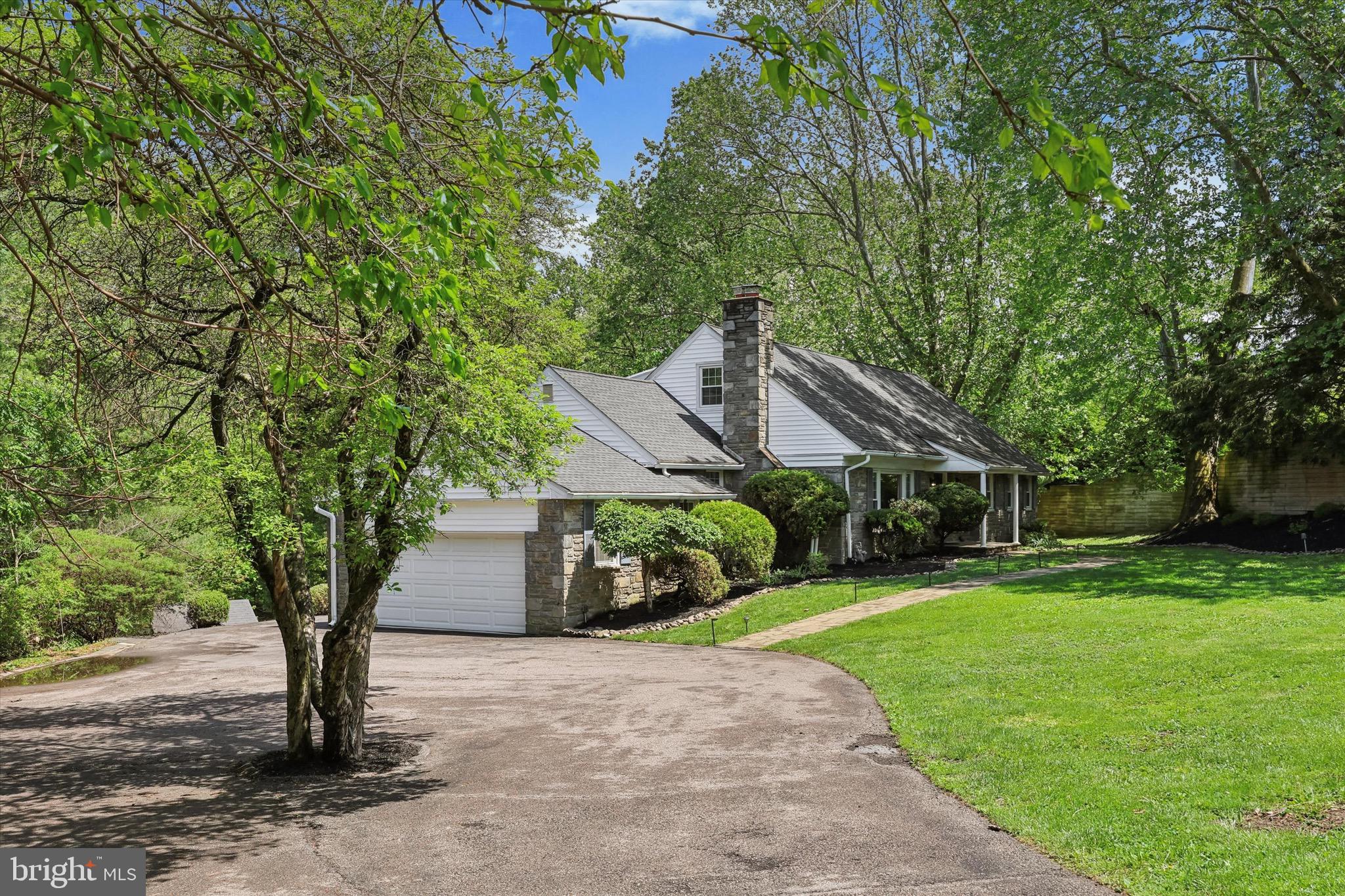 527 CONSHOHOCKEN STATE ROAD