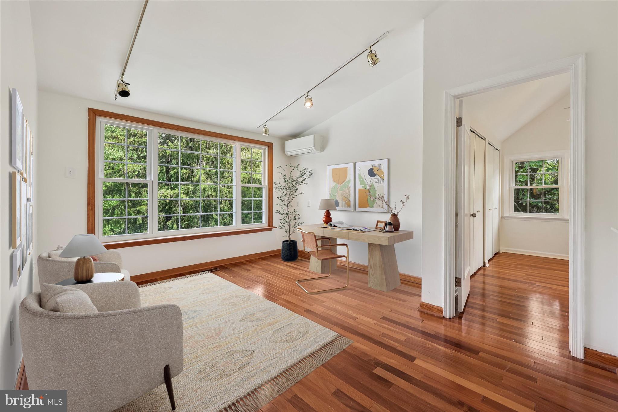 GLADWYNE - Residential