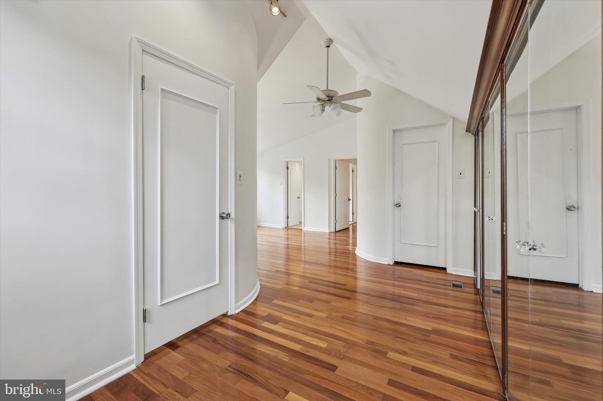 GLADWYNE - Residential