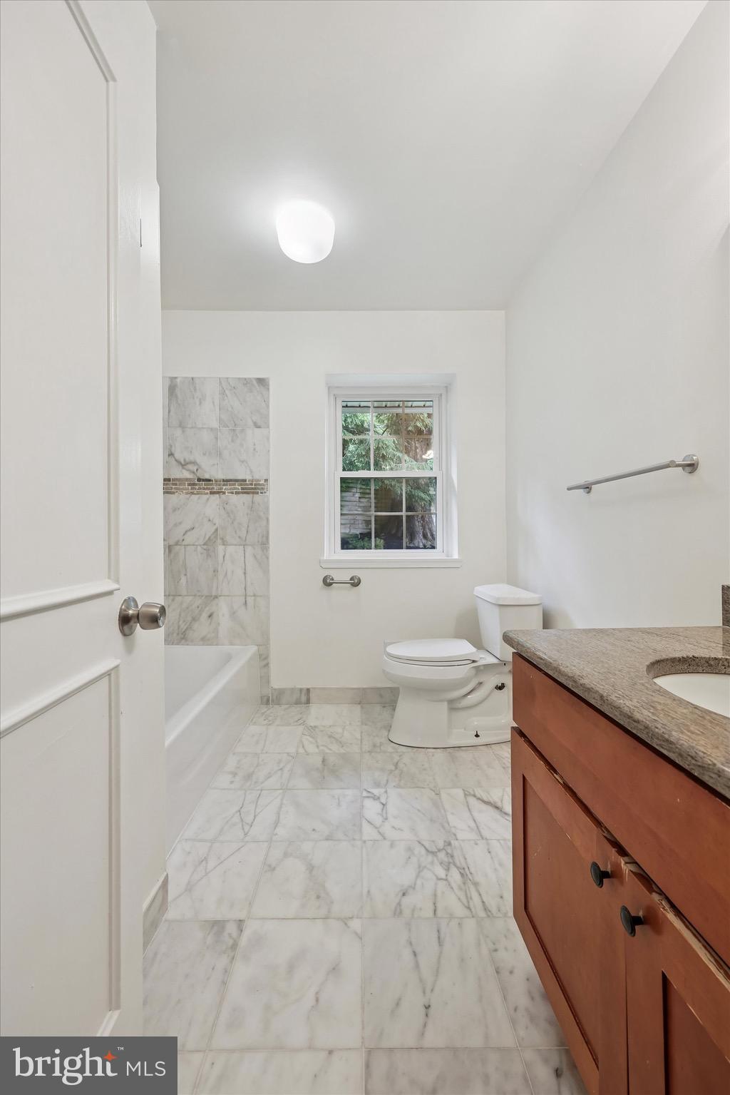 GLADWYNE - Residential