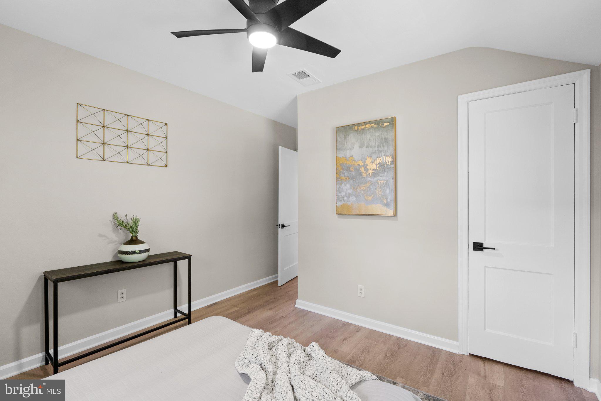 CAROLE HIGHLANDS - Residential