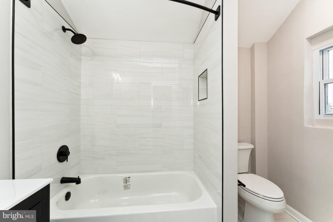 CAROLE HIGHLANDS - Residential