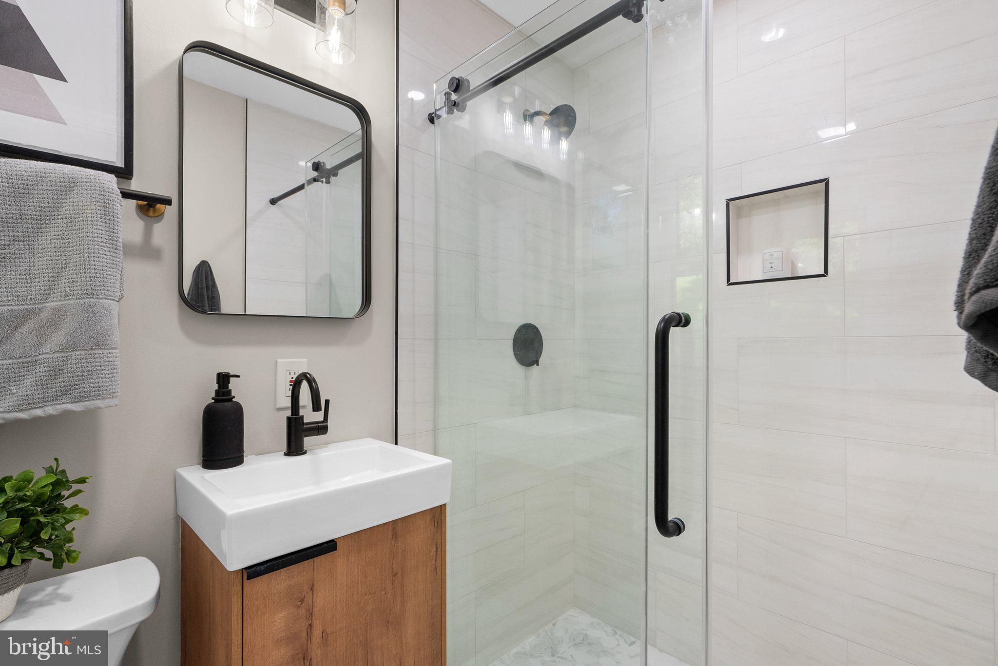 CAROLE HIGHLANDS - Residential