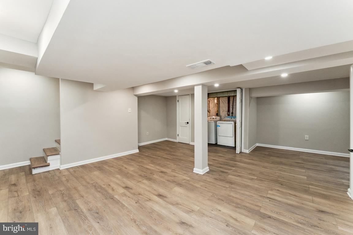 CAROLE HIGHLANDS - Residential