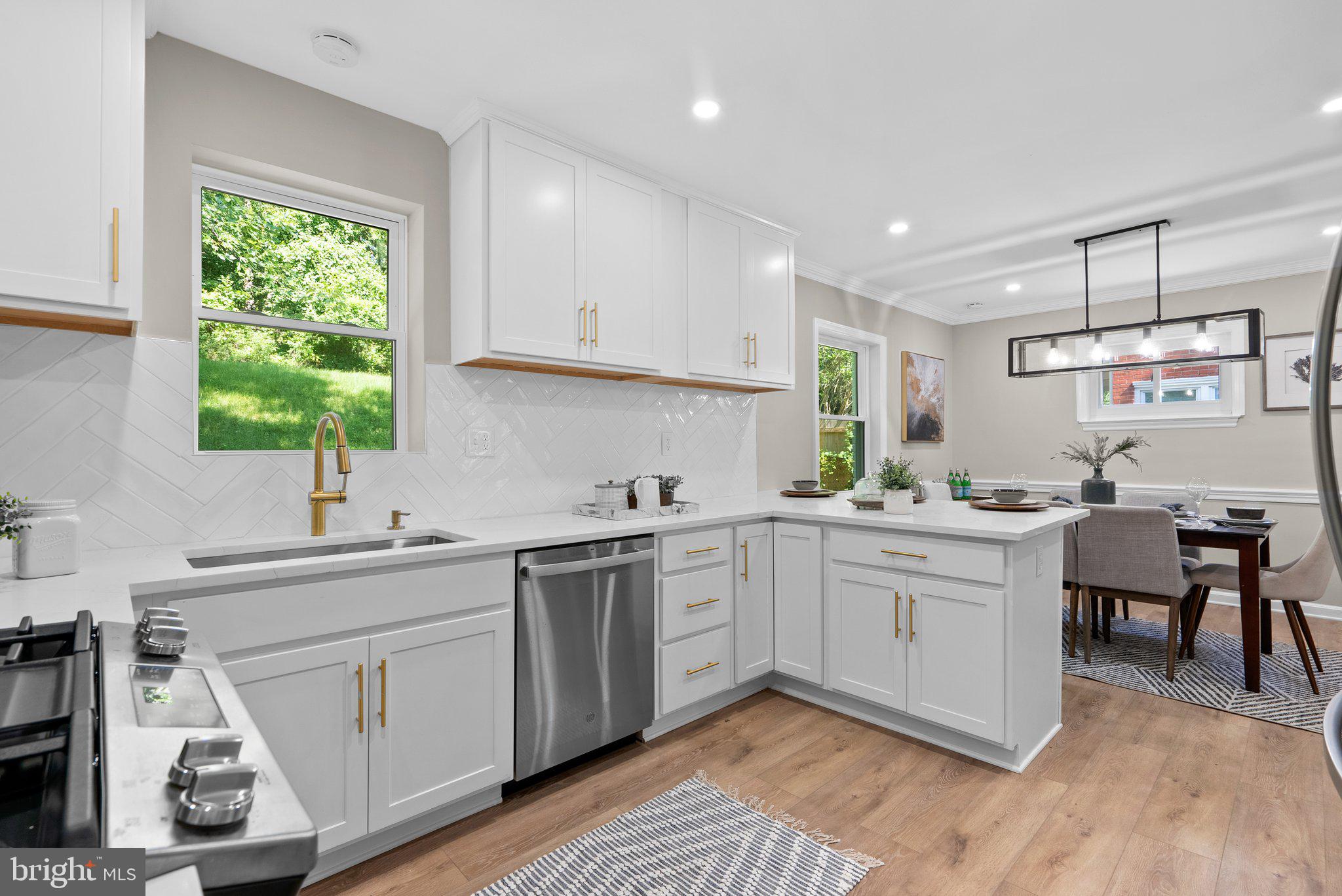 CAROLE HIGHLANDS - Residential