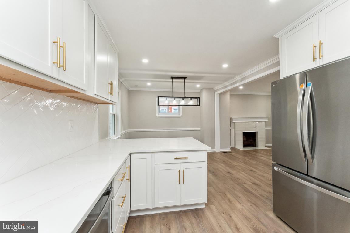 CAROLE HIGHLANDS - Residential