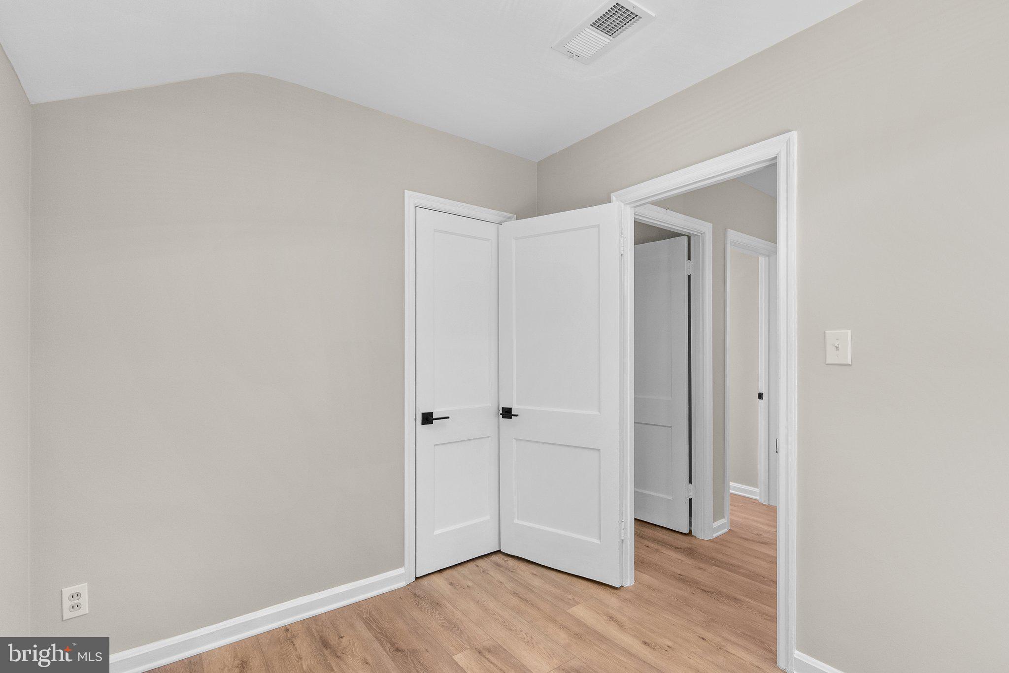 CAROLE HIGHLANDS - Residential